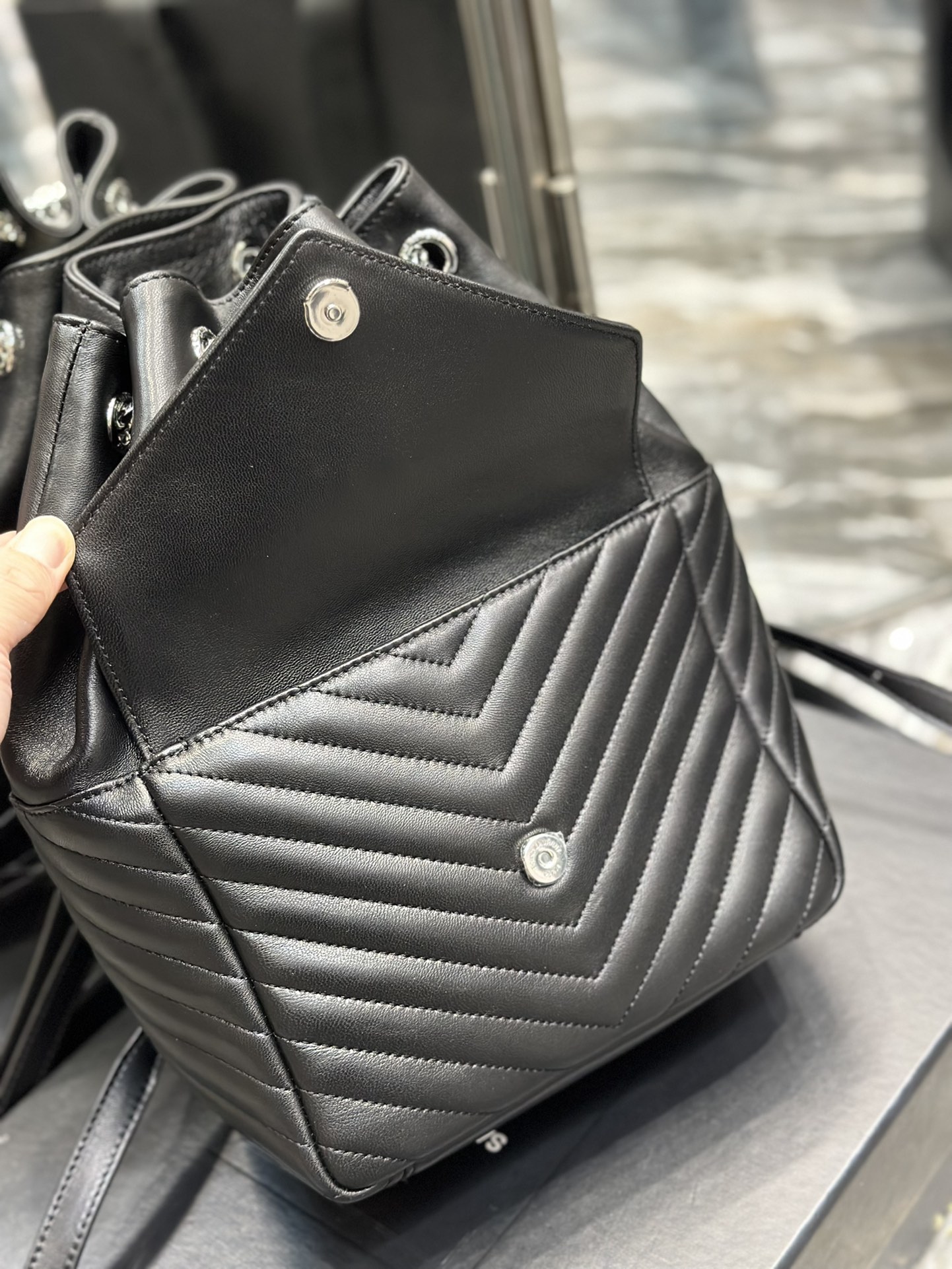 Handbags SAINT LAURENT 672609 size 22  29  15 cm - vstockx