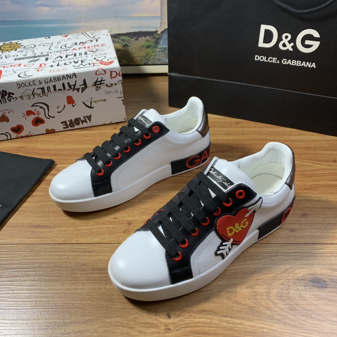 Dolce & Gabbana Low Tops Sneakers 131 - vstockx