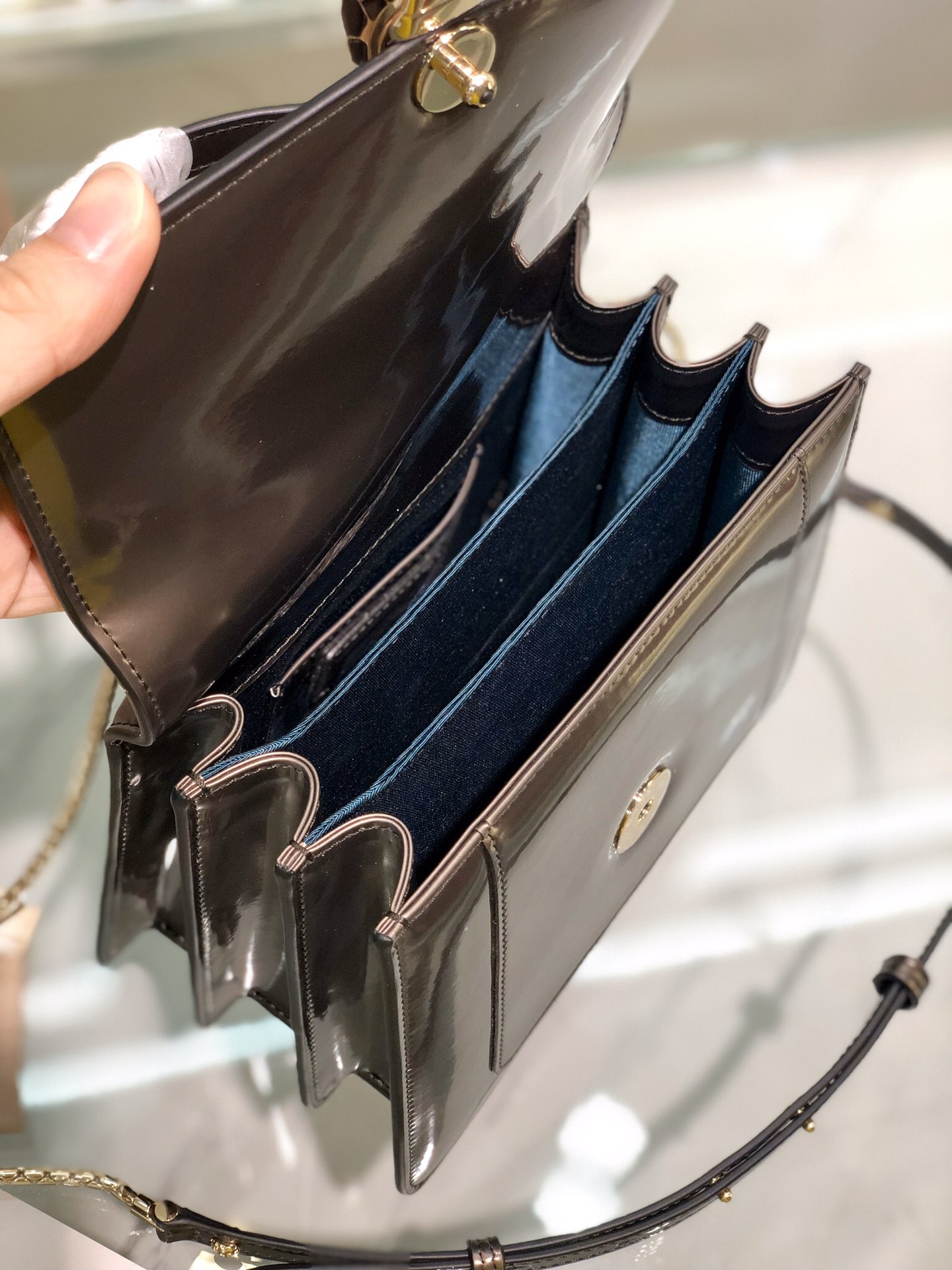 Handbags Bvlgari 38329 size:18*16*11 cm - vstockx