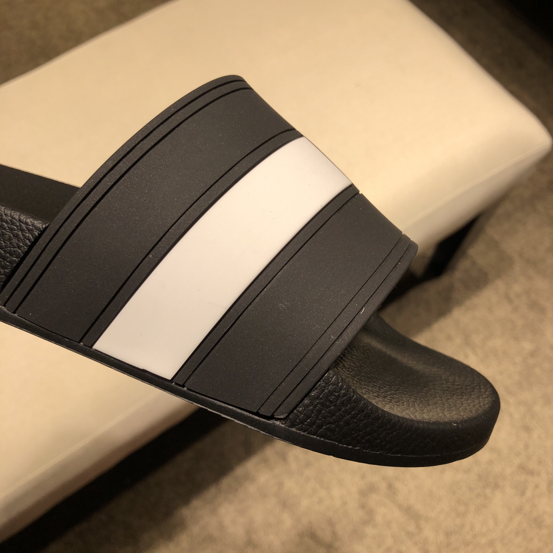 Gucci Slippers 45 - vstockx