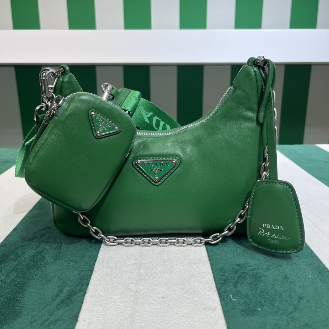 Handbags Prada 1BH240 size:22*12*6 cm - vstockx