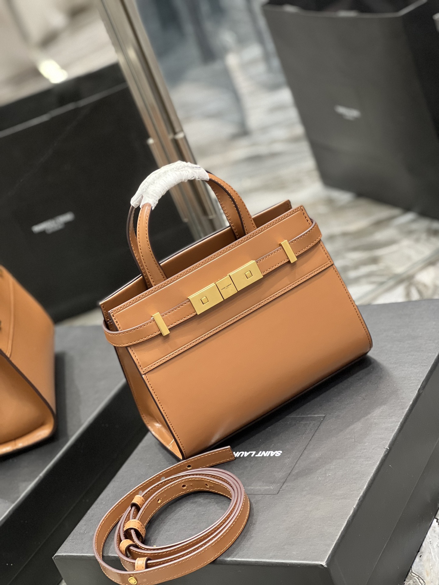 Handbags SAINT LAURENT 593741 size 21x16x9 cm - vstockx