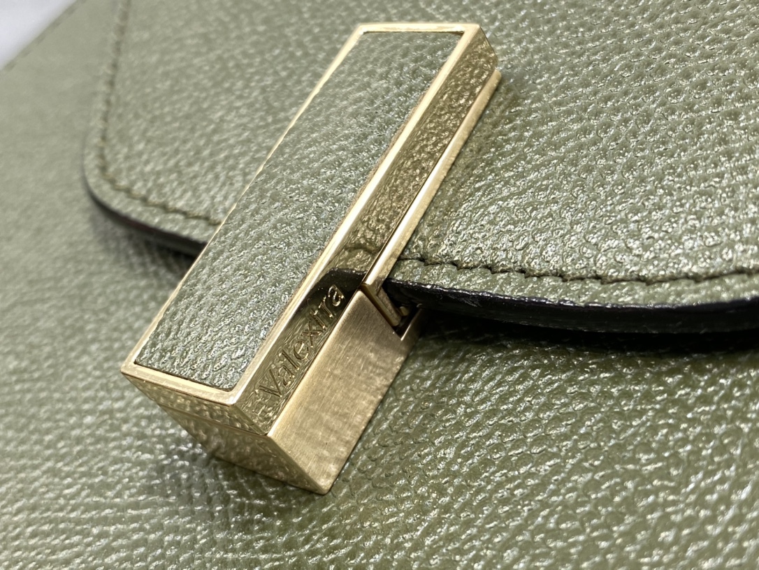 Handbag VALEXTRA size ** - vstockx