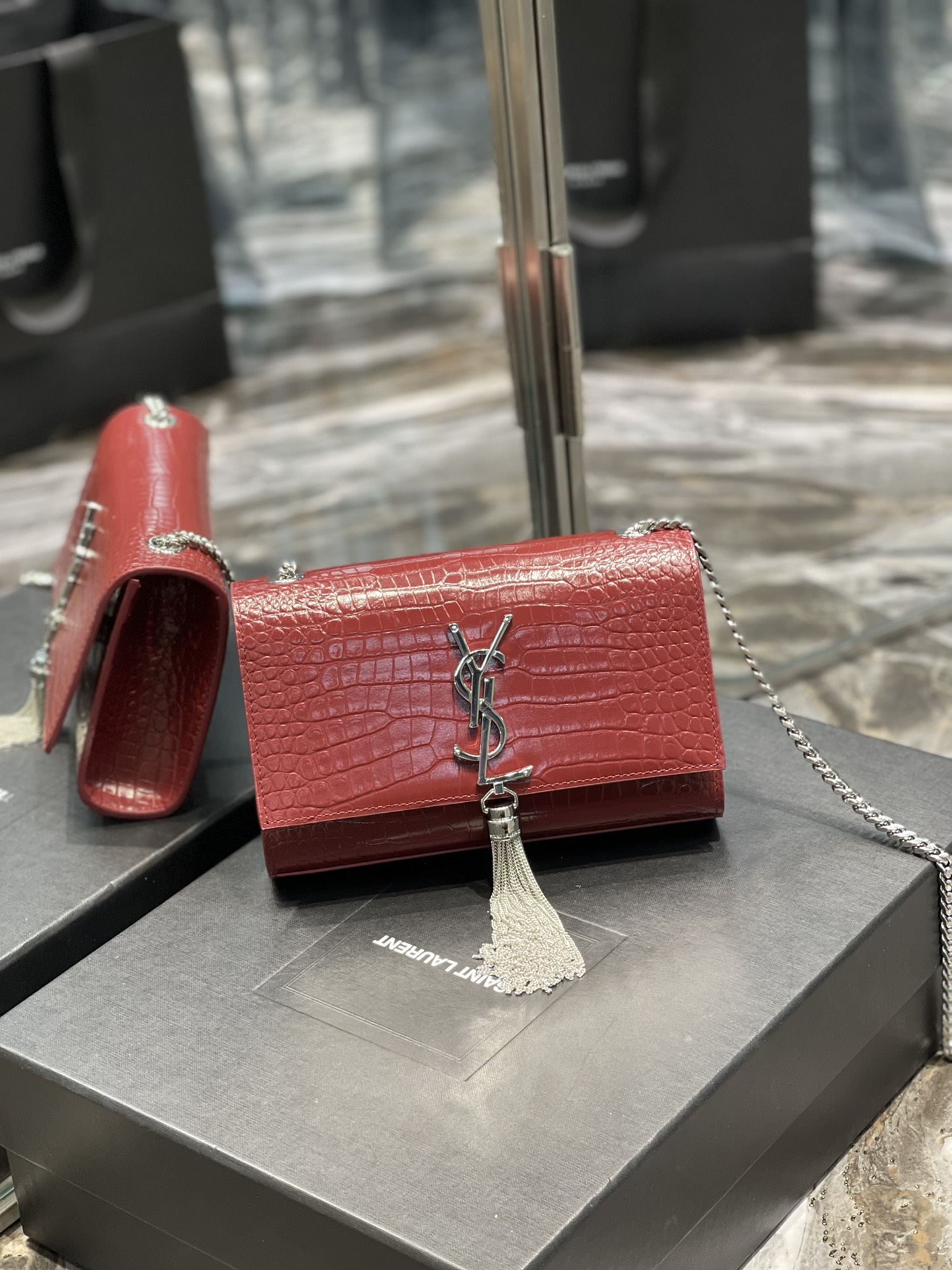 Handbags SAINT LAURENT 469390 size 20x13.5x5.5 cm - vstockx