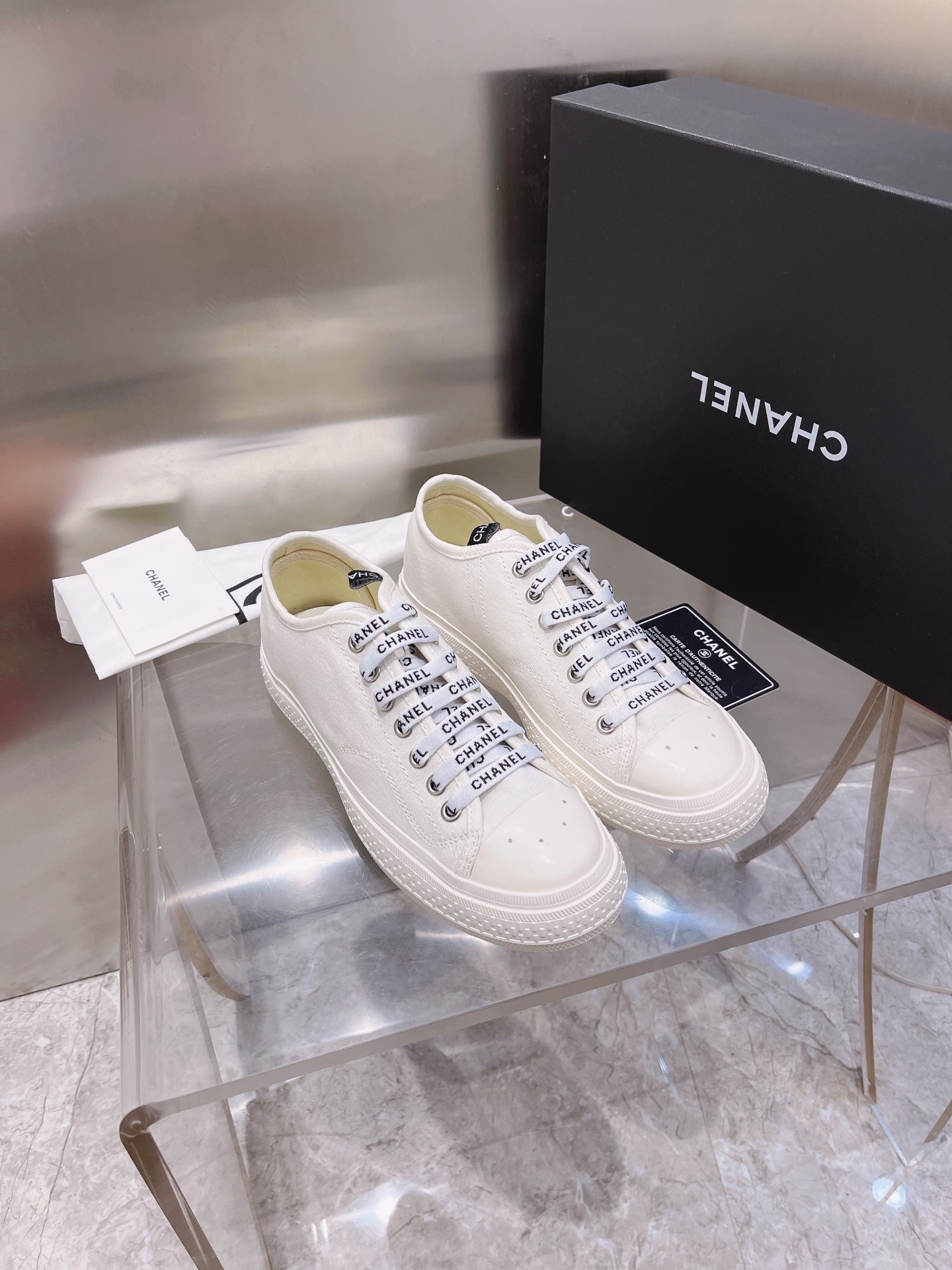 Chanel Flat canvas Sneaker 8 - vstockx