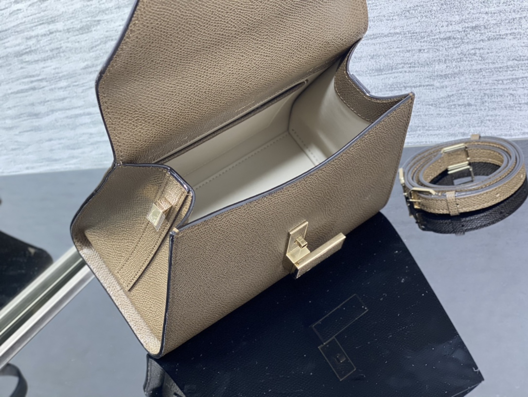 Handbag VALEXTRA size *'* - vstockx