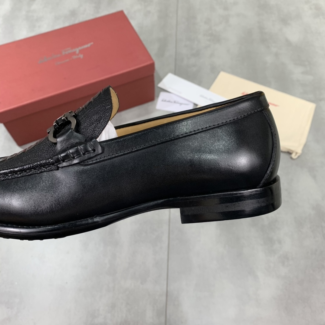 Salvatore Ferragamo Boots 17 - vstockx