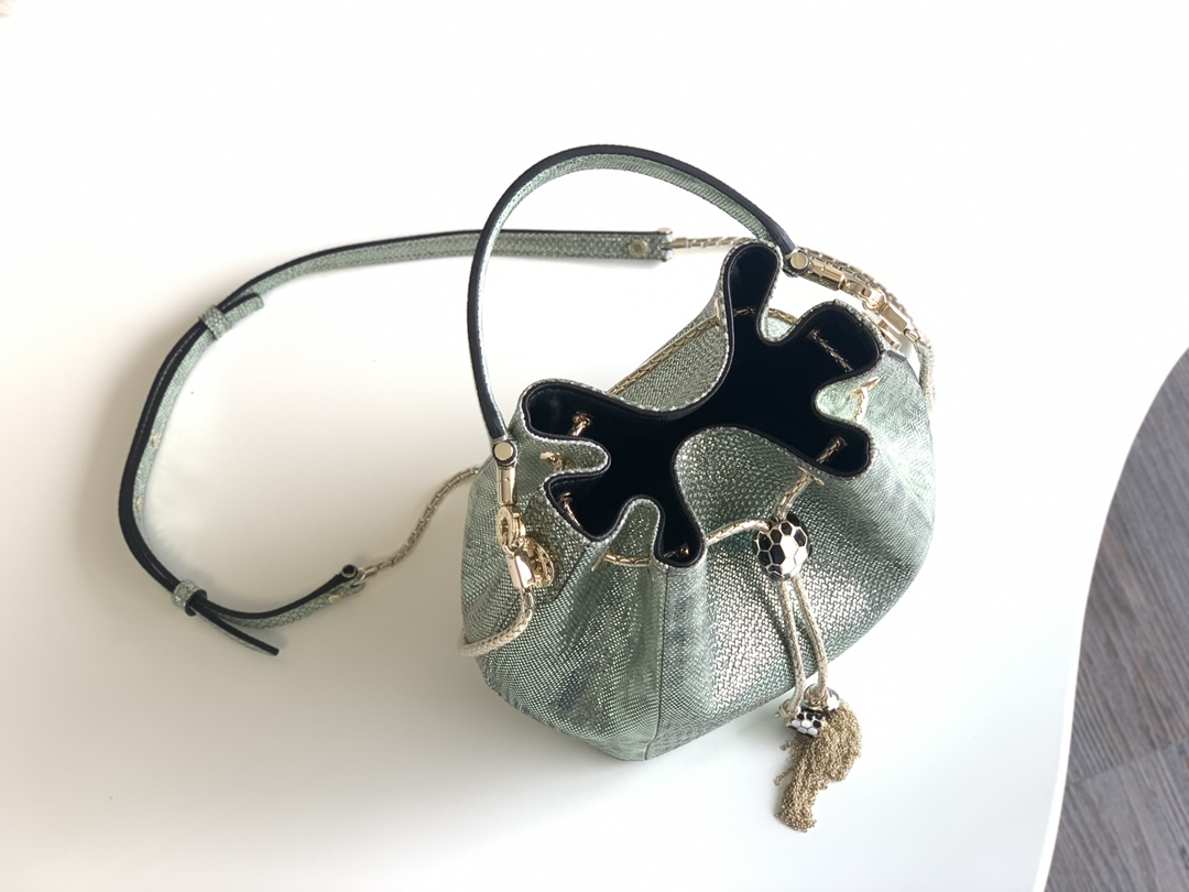 Handbags Bvlgari Sprpenti Forever size:16*11*19 cm - vstockx