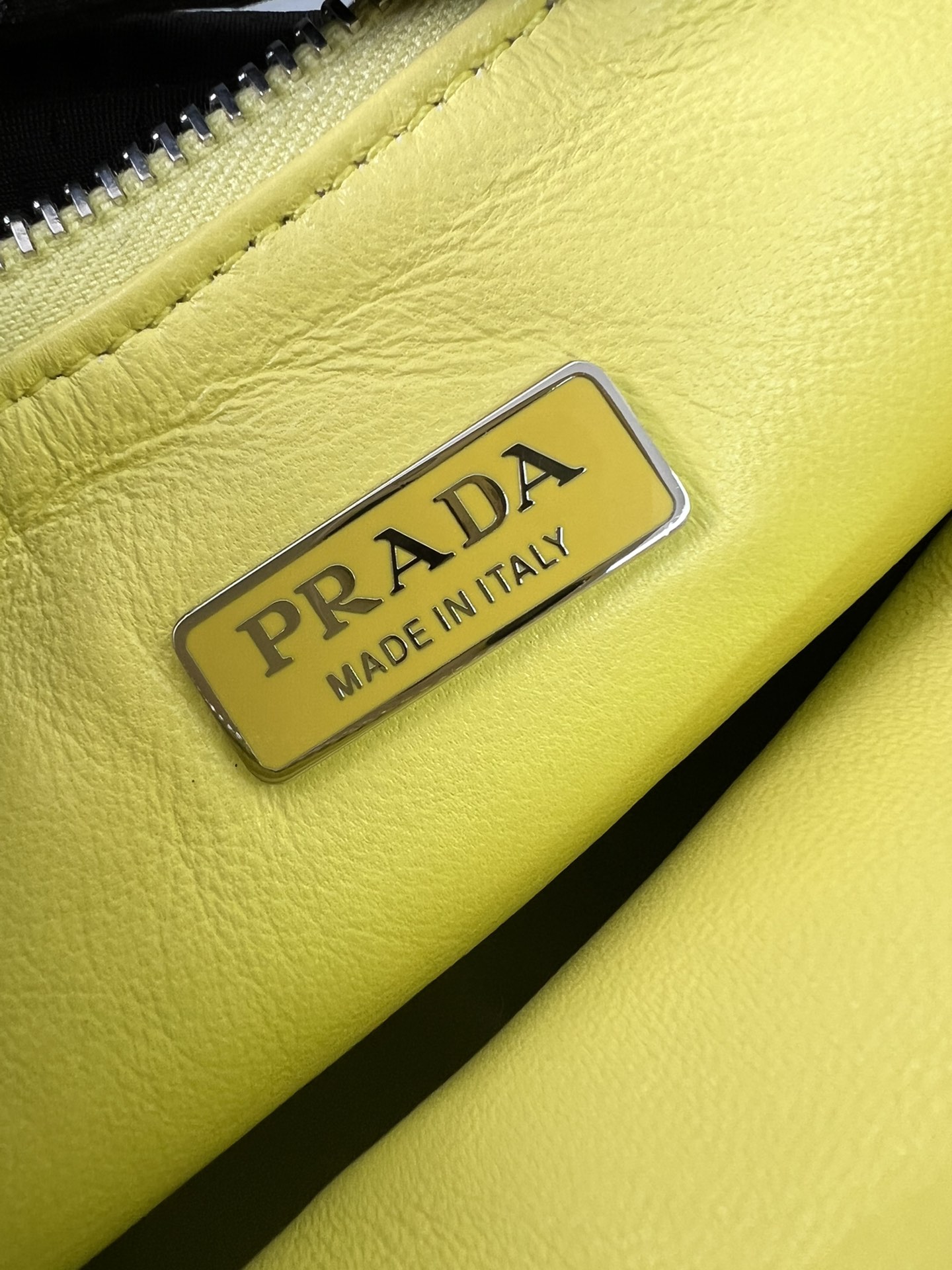 handbags prada 1BH204 22*18*6.5 - vstockx