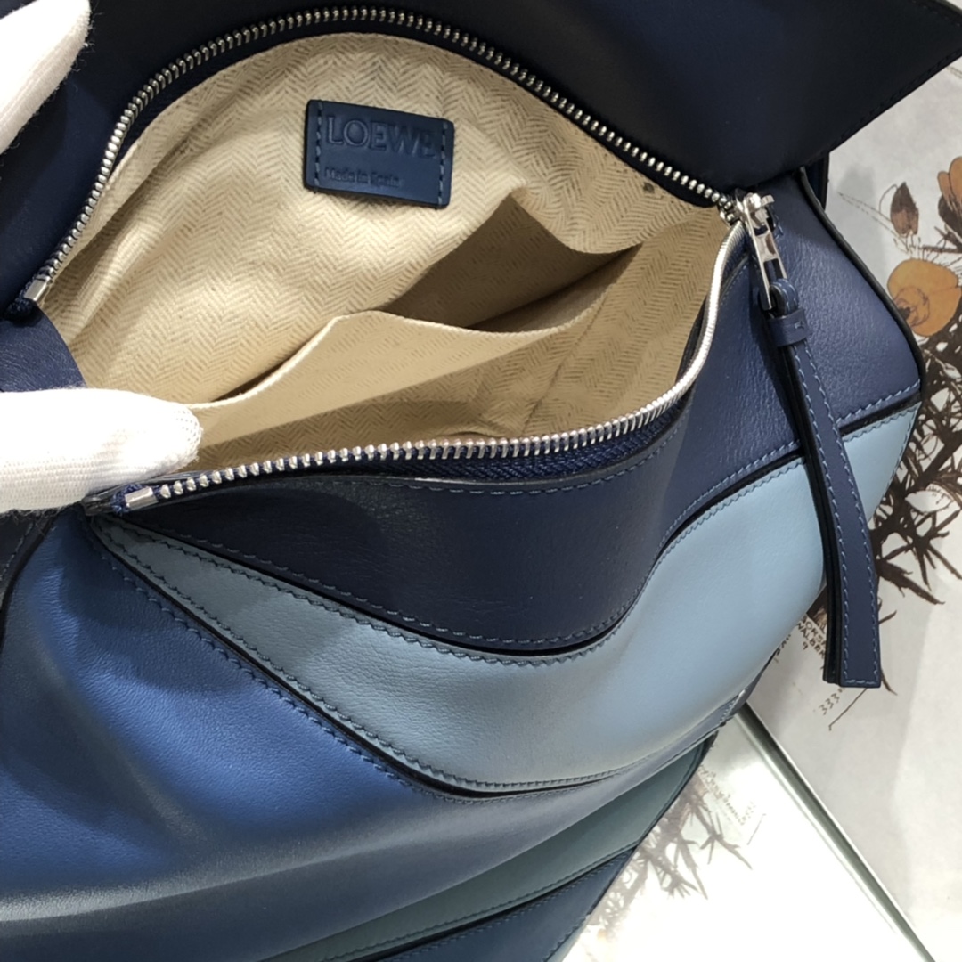 Handbags LOEWE Ykk size:29x18x12 cm - vstockx