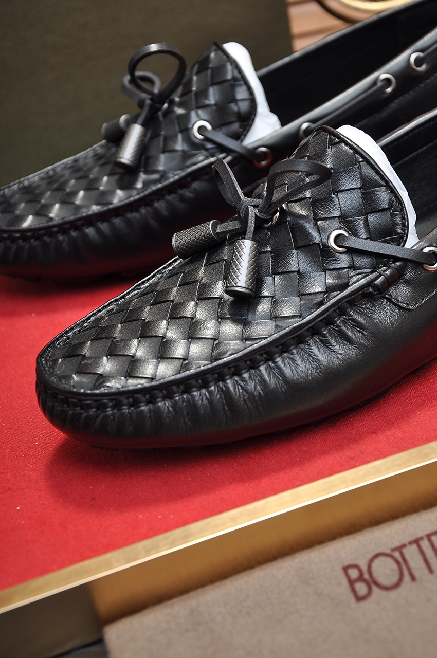Bottega Veneta Intrecciato Leather Loafers 9 - vstockx