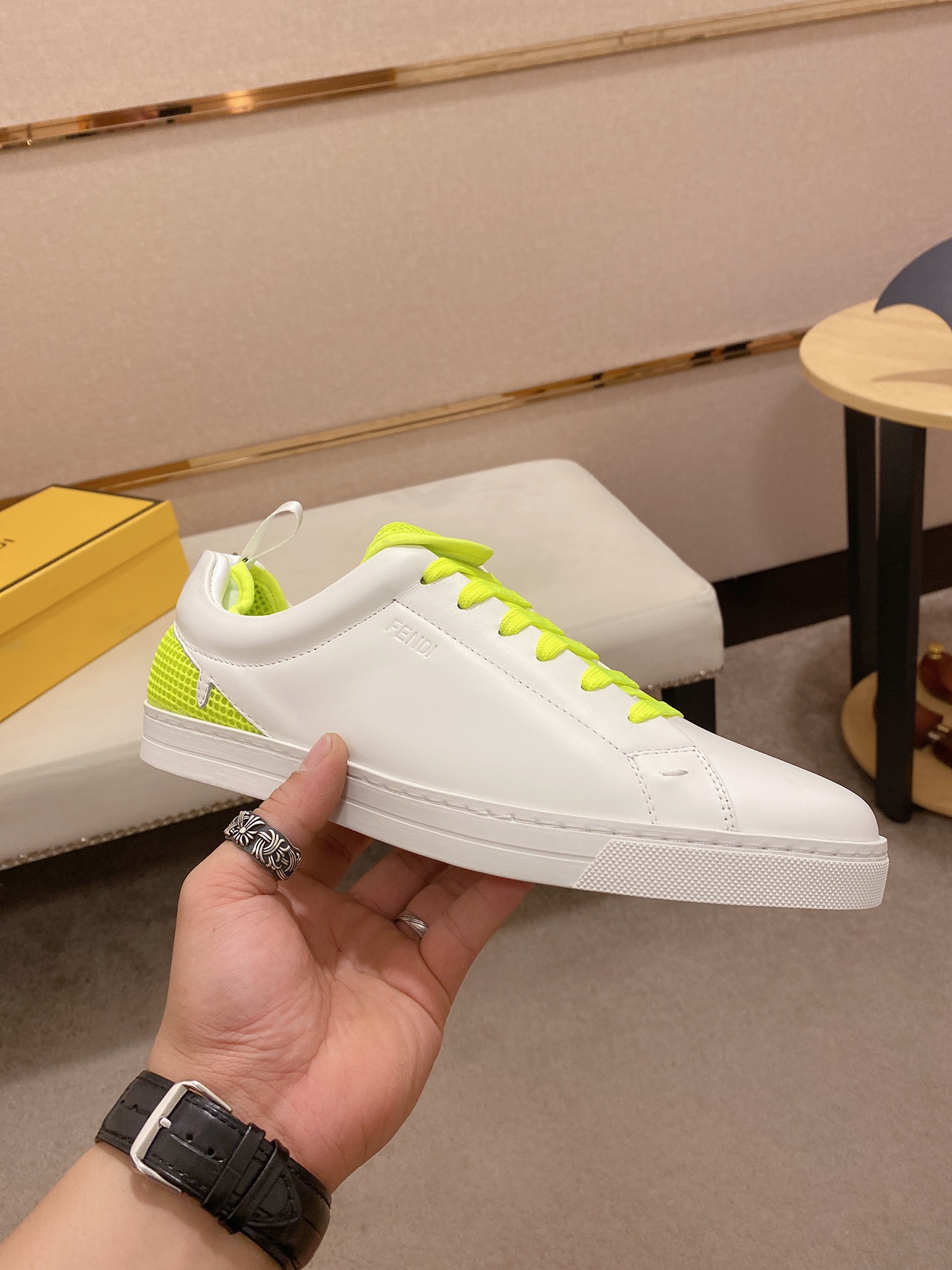 Fendi Low Top Sneakers 22 - vstockx