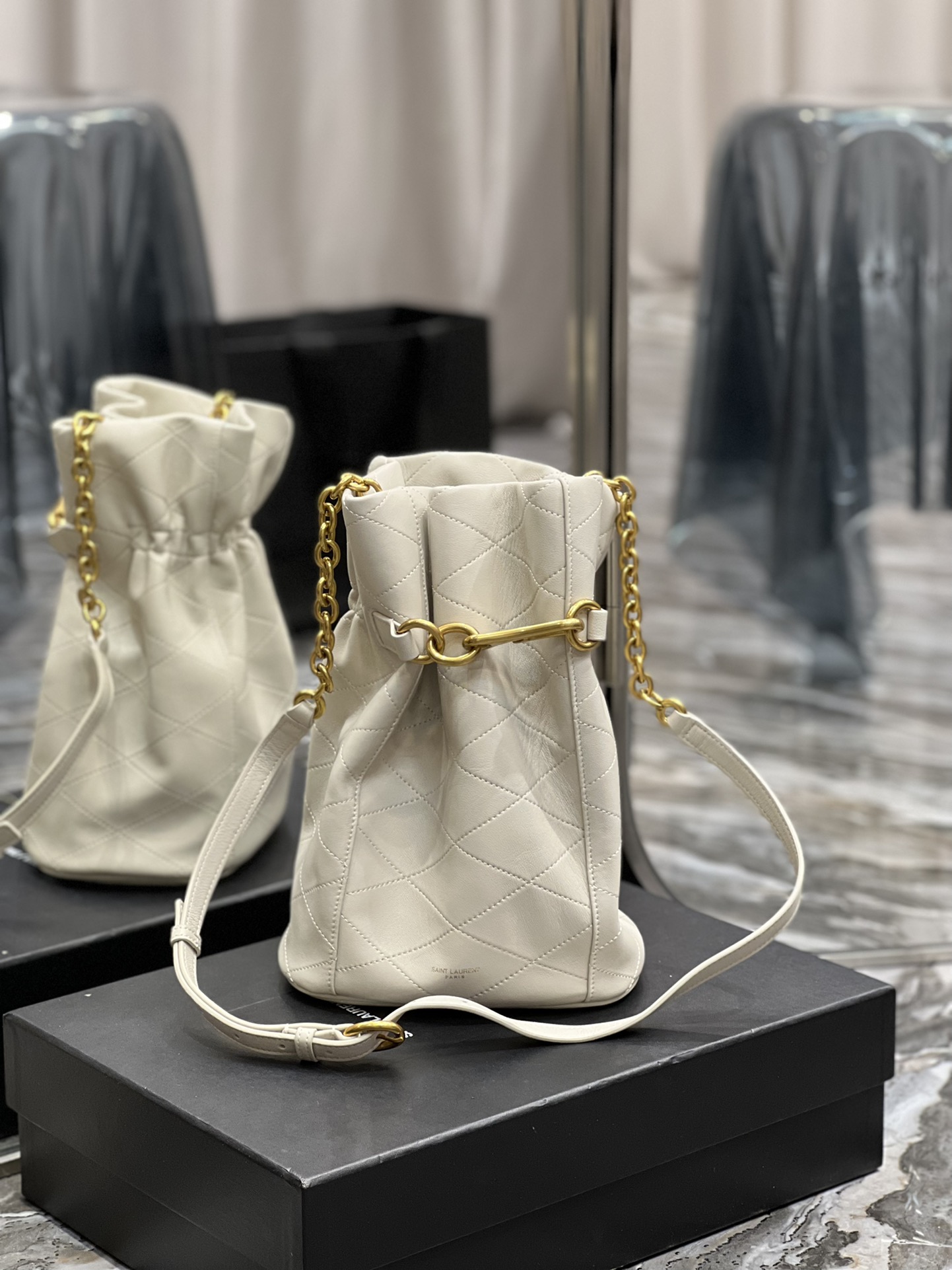 Handbags SAINT LAURENT 686310 size 19  27  12 cm - vstockx