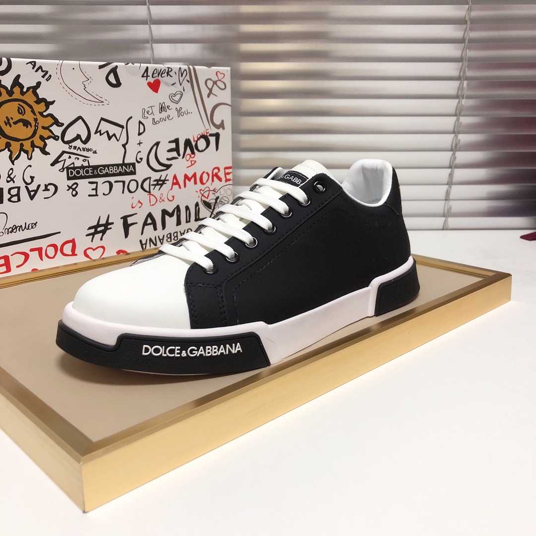 Dolce & Gabbana Low Tops Sneakers 109 - vstockx
