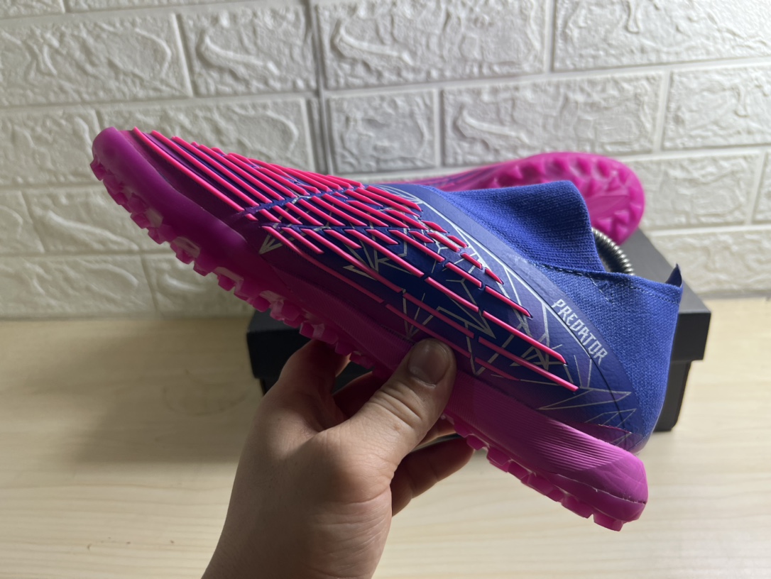 AD football shoes 32 - vstockx