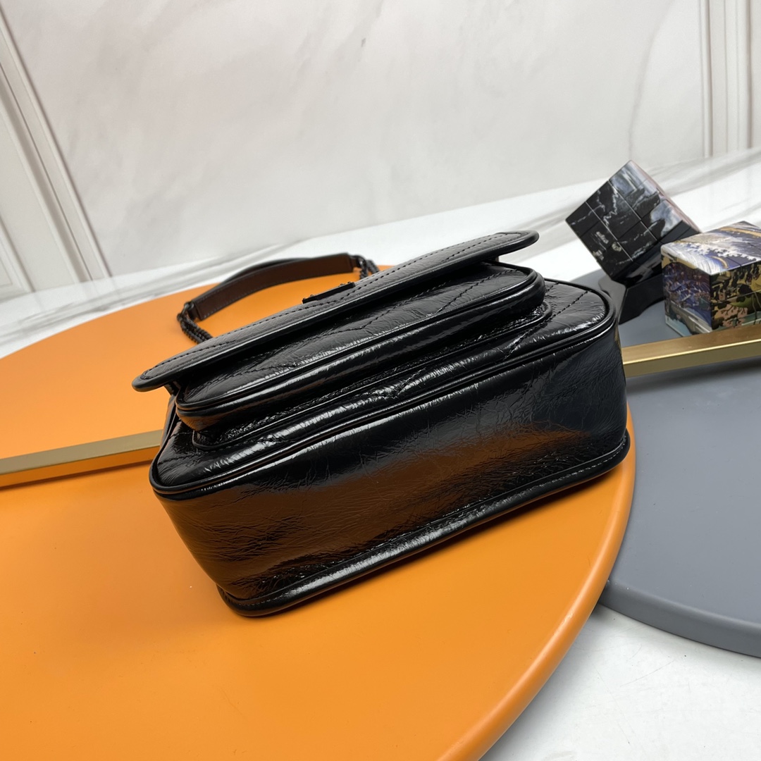 Handbags SAINT LAURENT 533037 size 22x16.5x12 cm - vstockx