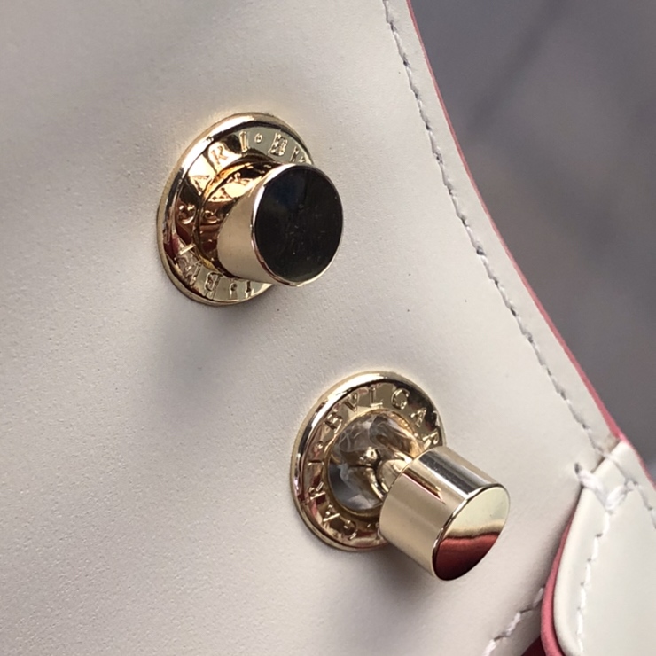 Handbags Bvlgari 35362 size:27.5*17.5*7.5 cm - vstockx