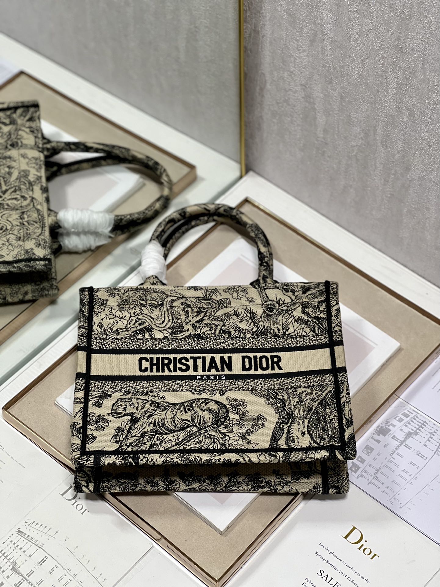 Handbags Dior mini Book Tote 8002 size:26.5*21*14 cm - vstockx