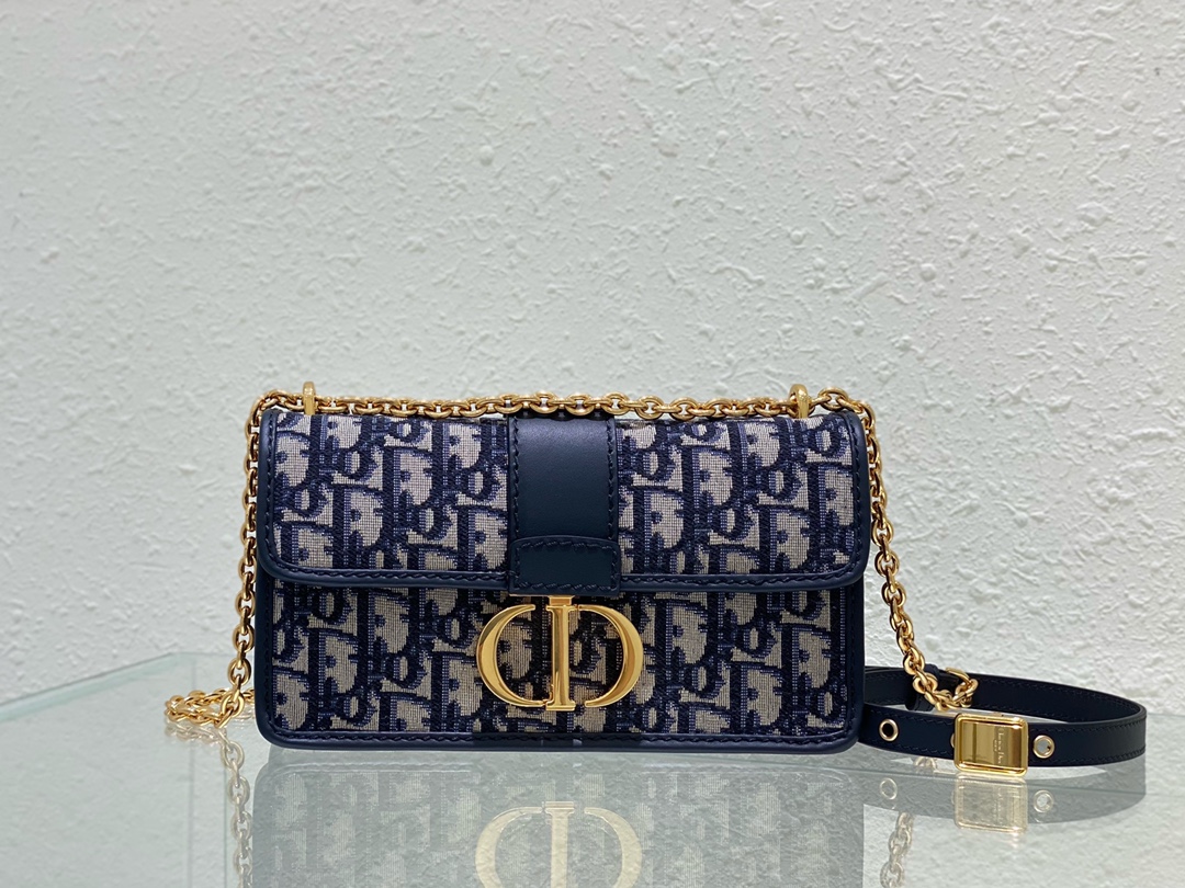 Handbags !  9207 size  21.5*12*6 cm - vstockx