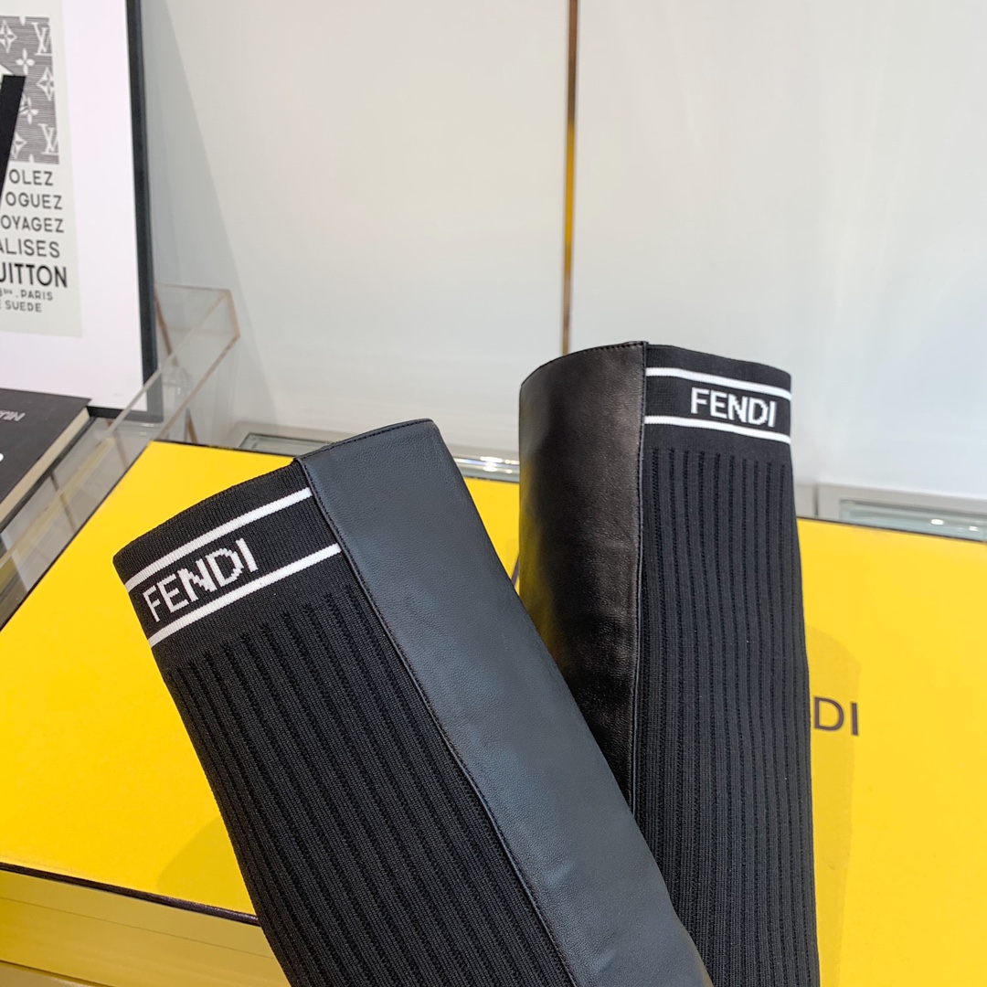 Fendi Boots 9 - vstockx
