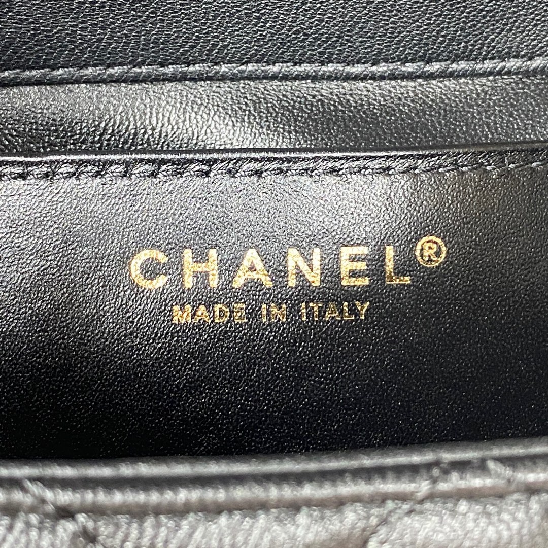 Handbag Chanel AS3648 size 17X14.5X7.5 cm - vstockx