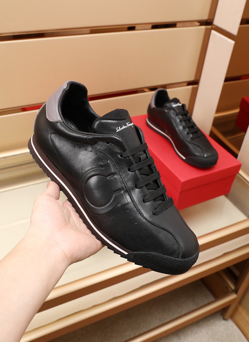 Salvatore Ferragamo Gancini Sneaker 19 - vstockx
