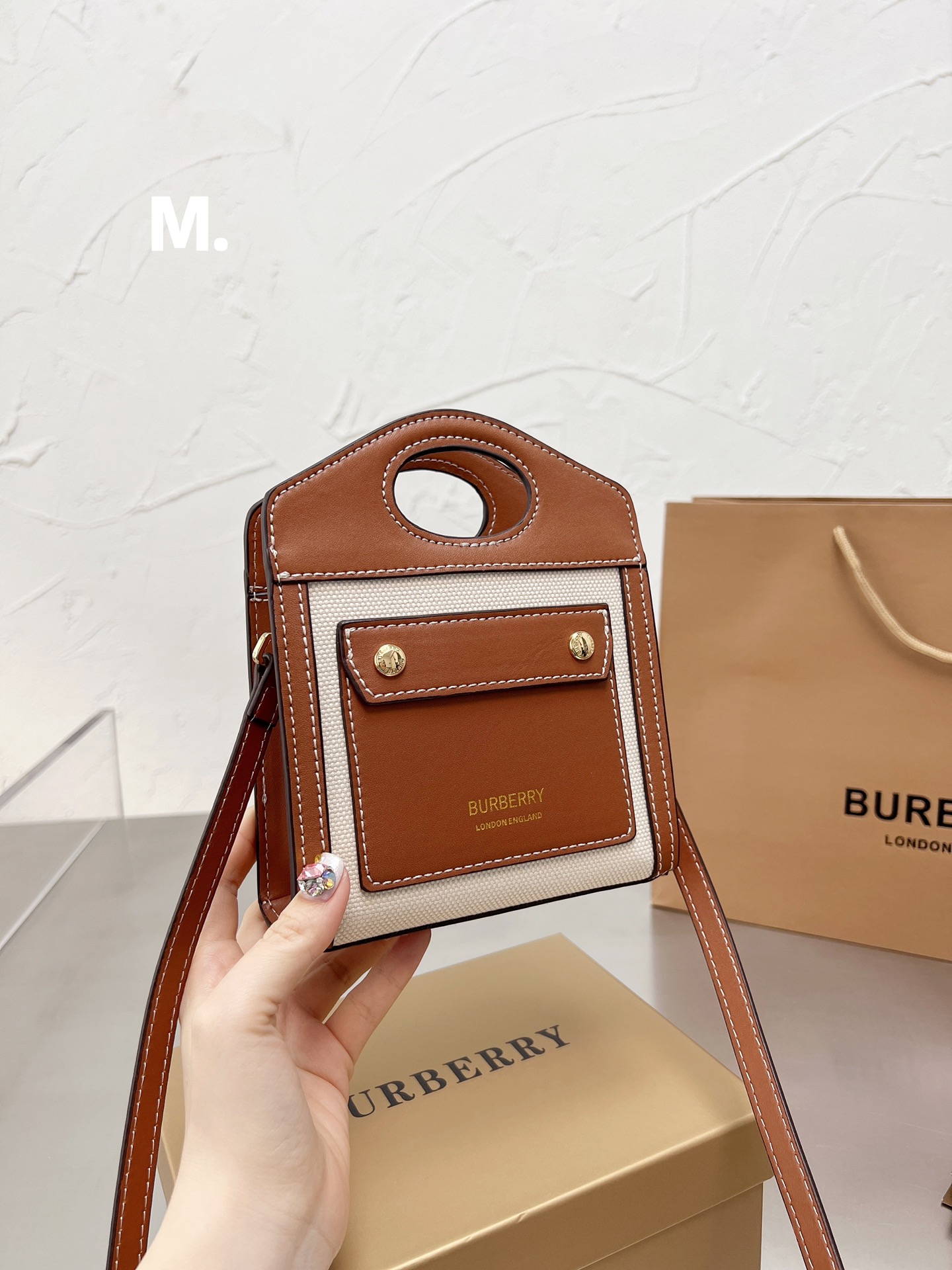Burberry   mini  ʲ    15cm*13cm - vstockx