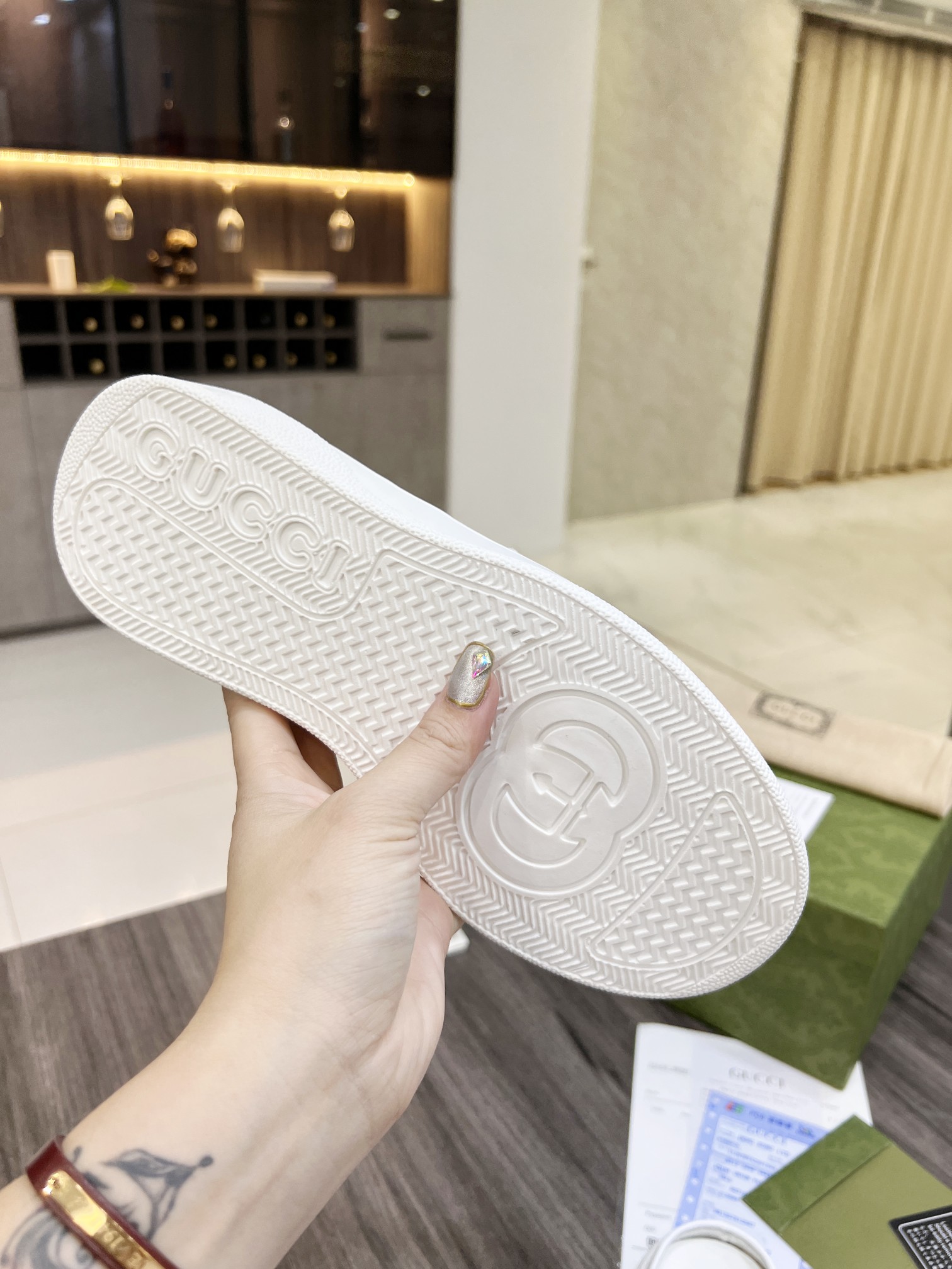 Gucci Women's WOMEN 6 - vstockx