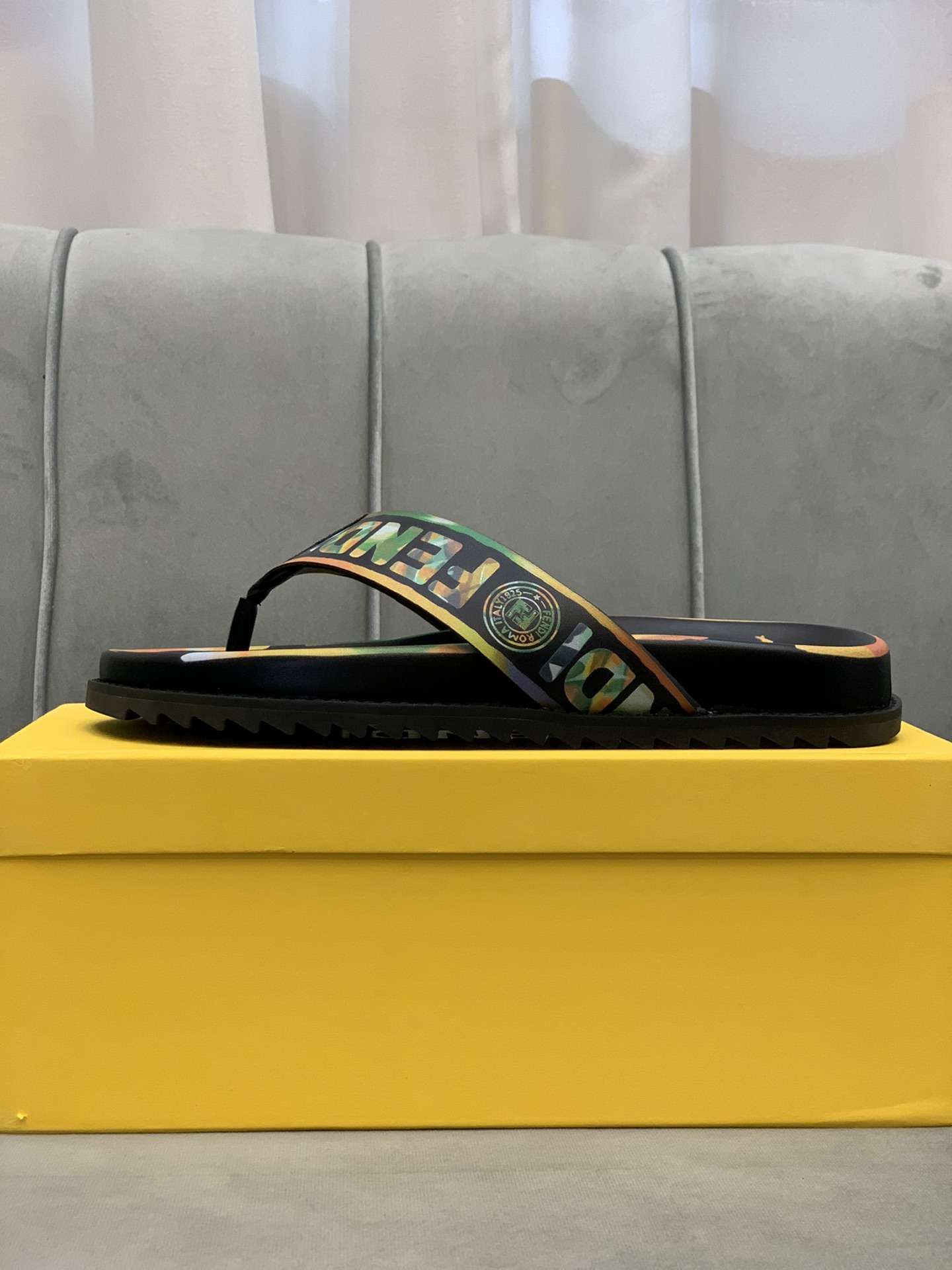 Fendi Slides 2 - vstockx