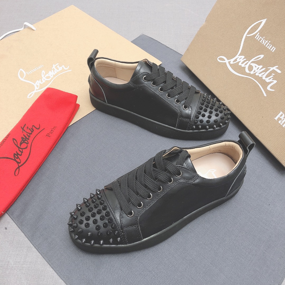 Christian Louboutin Louis Junior Spikes Orlato Flat Sneakers 5 - vstockx