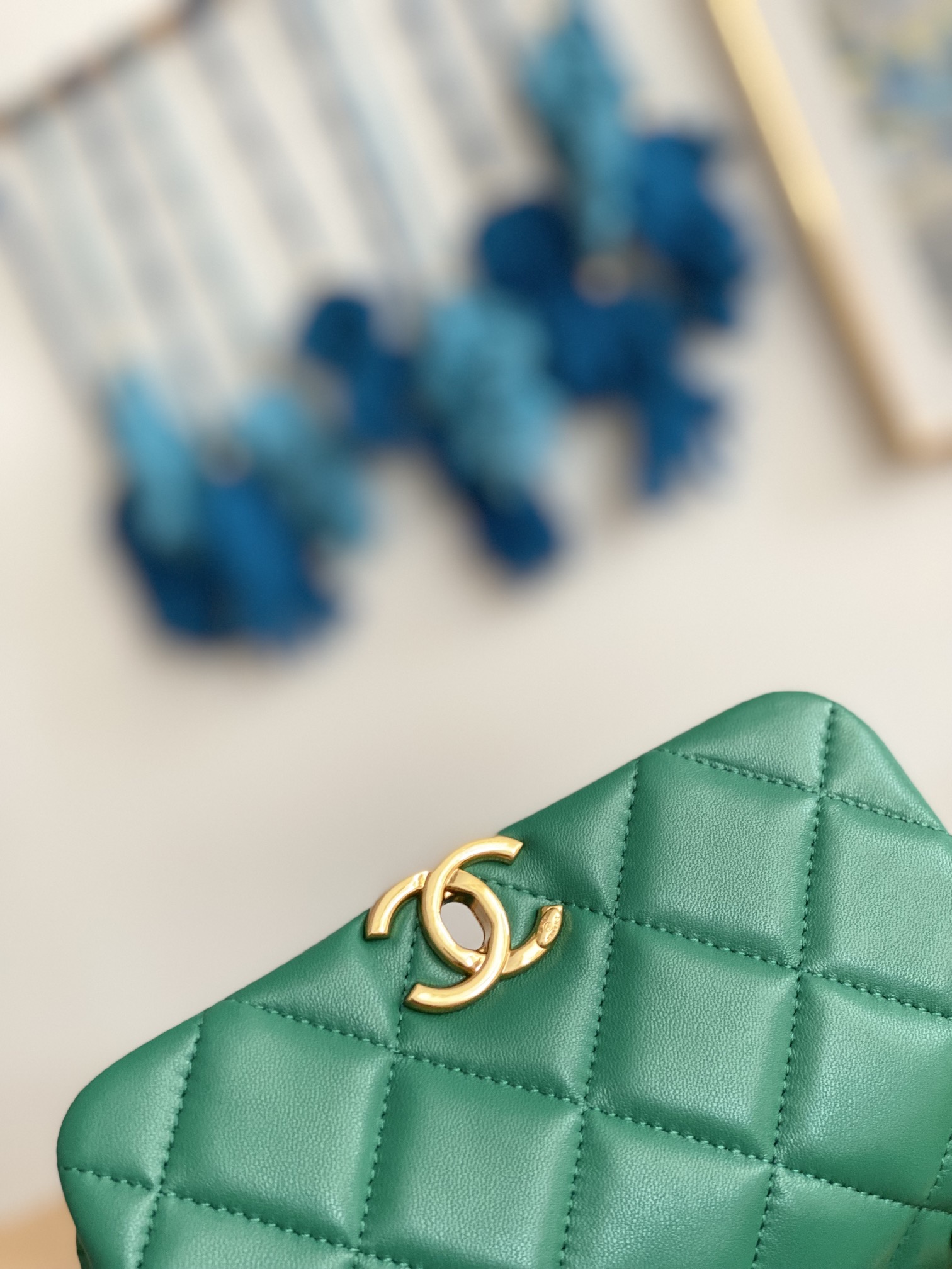 Handbag Chanel 3365 size 17X11.5X8.5 Cm - vstockx