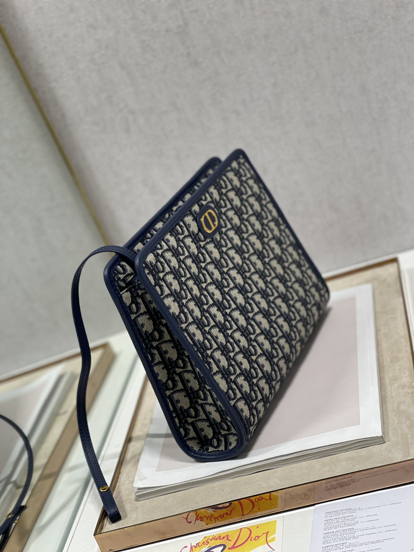 Handbag Dior 2276 size 26  20  5.5 cm - vstockx