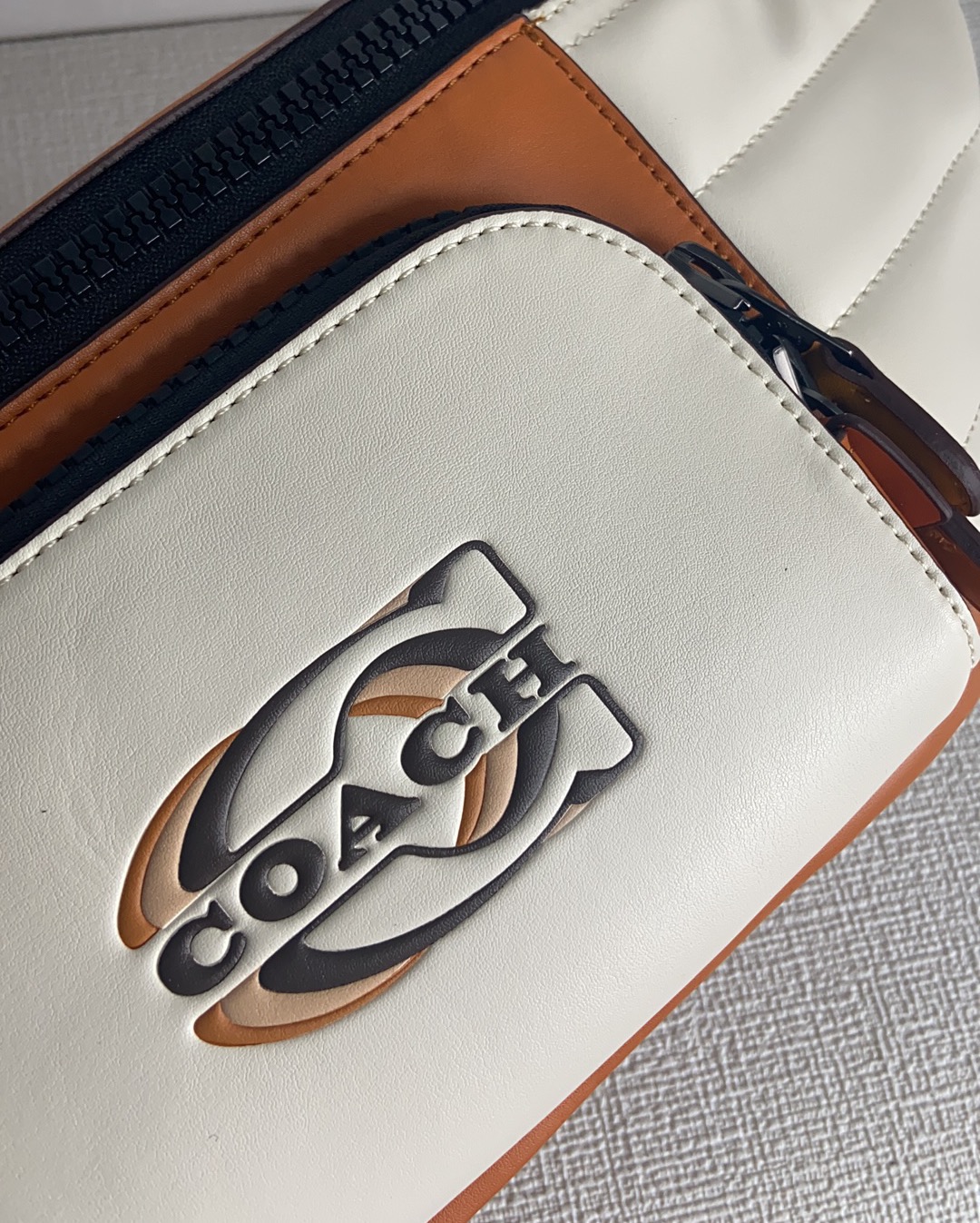 Handbags Coach cE552 size:30*12*4 - vstockx