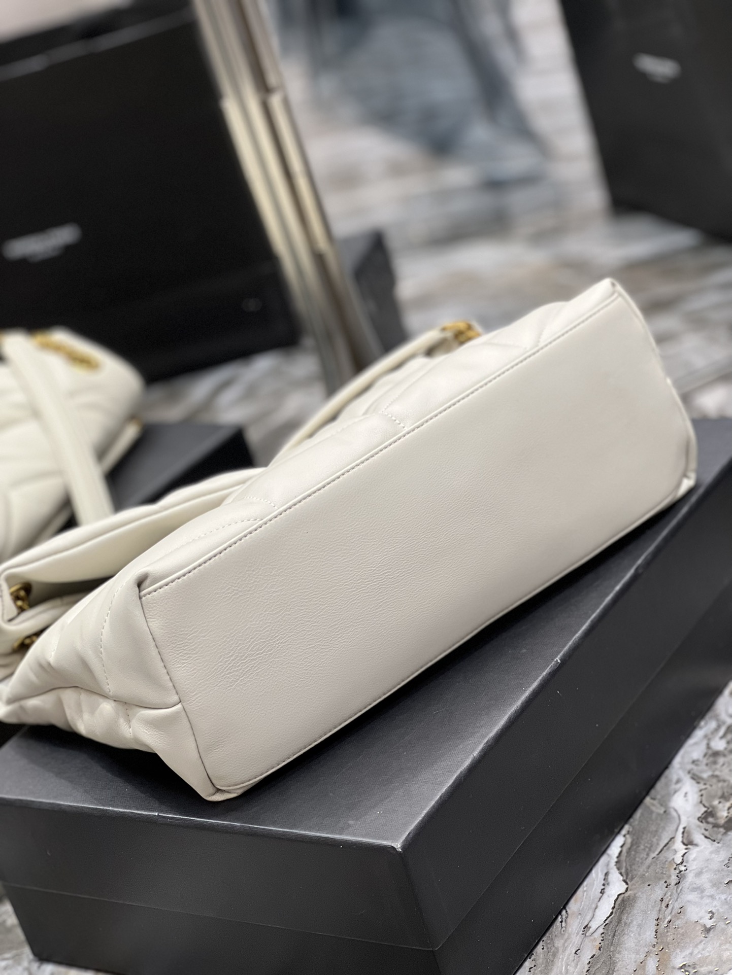 Handbags SAINT LAURENT 577475 size 35x23x13.5 cm - vstockx