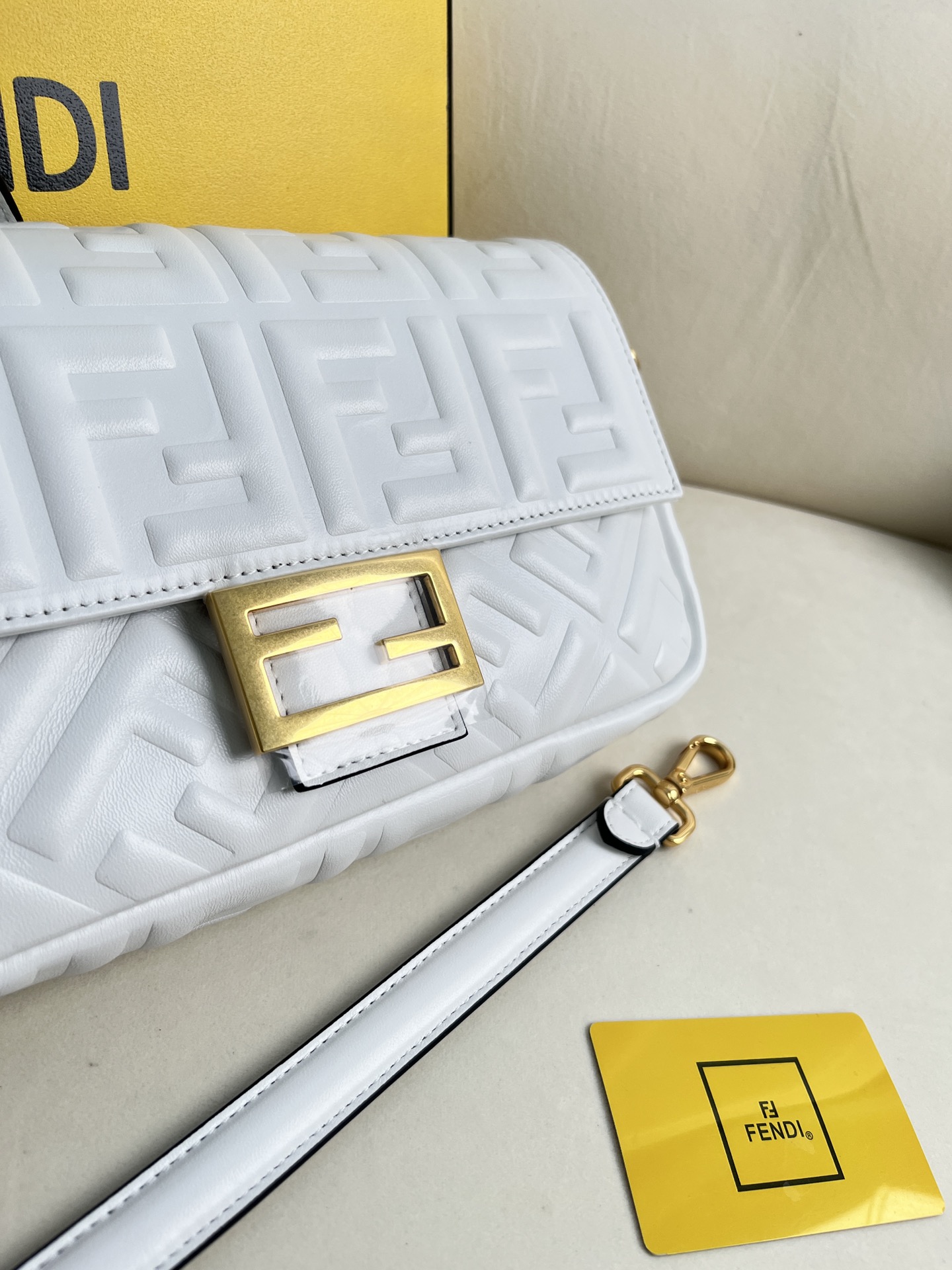 handbags FENDI 211 size:27*15*6cm - vstockx