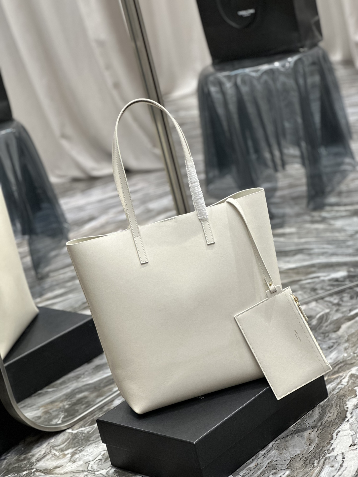 Handbags SAINT LAURENT 600306 size 32.5  35  10.5 cm - vstockx