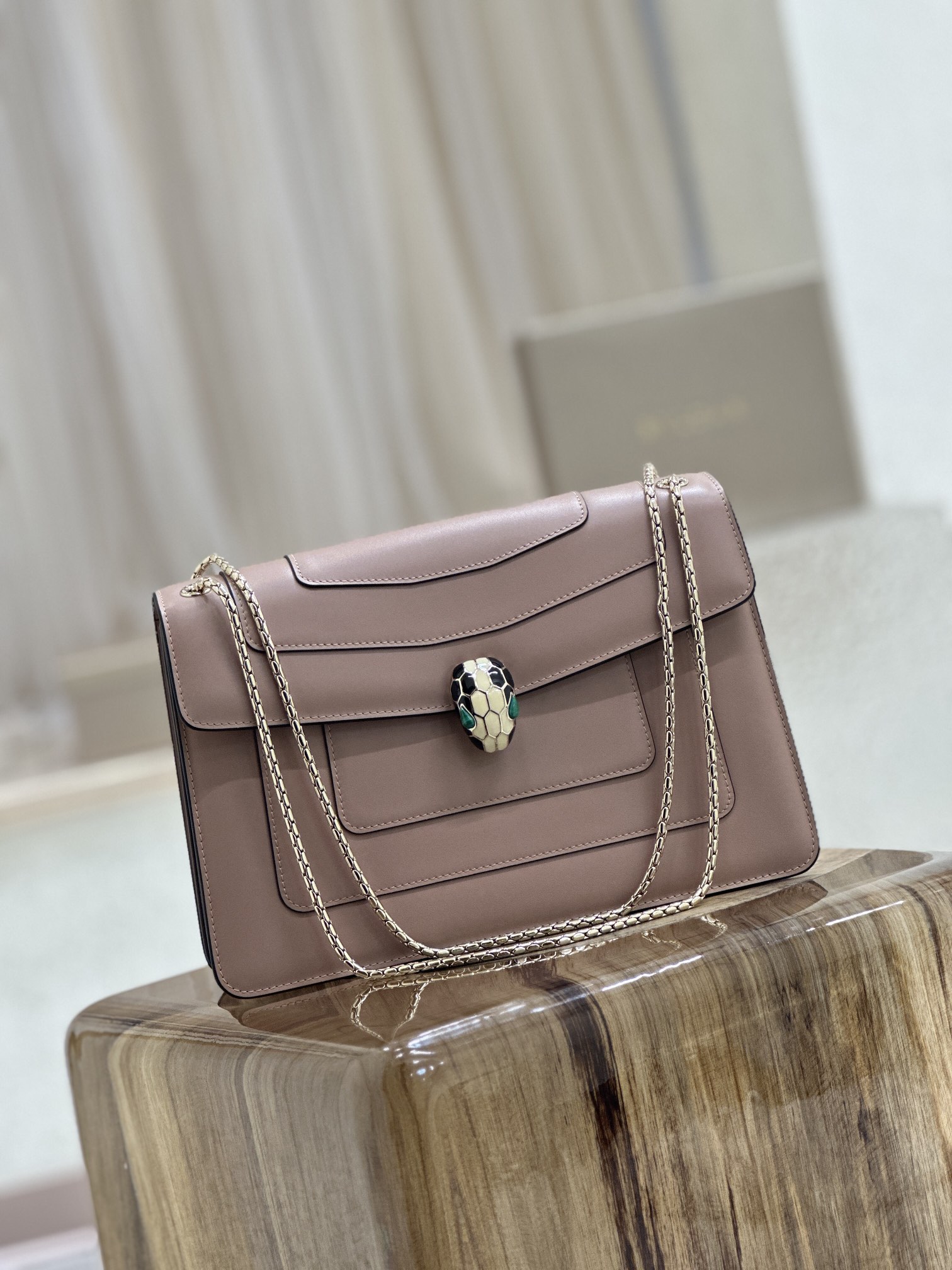 Handbags Bvlgari 35362 size:28*19*8 cm - vstockx