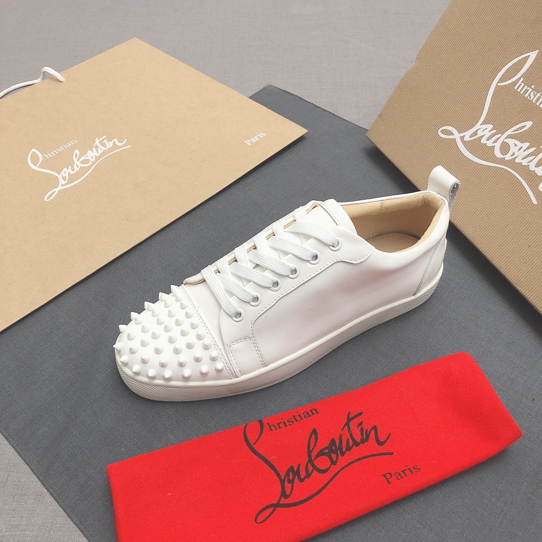 Christian Louboutin Louis Junior Spikes Orlato Flat Sneakers 6 - vstockx
