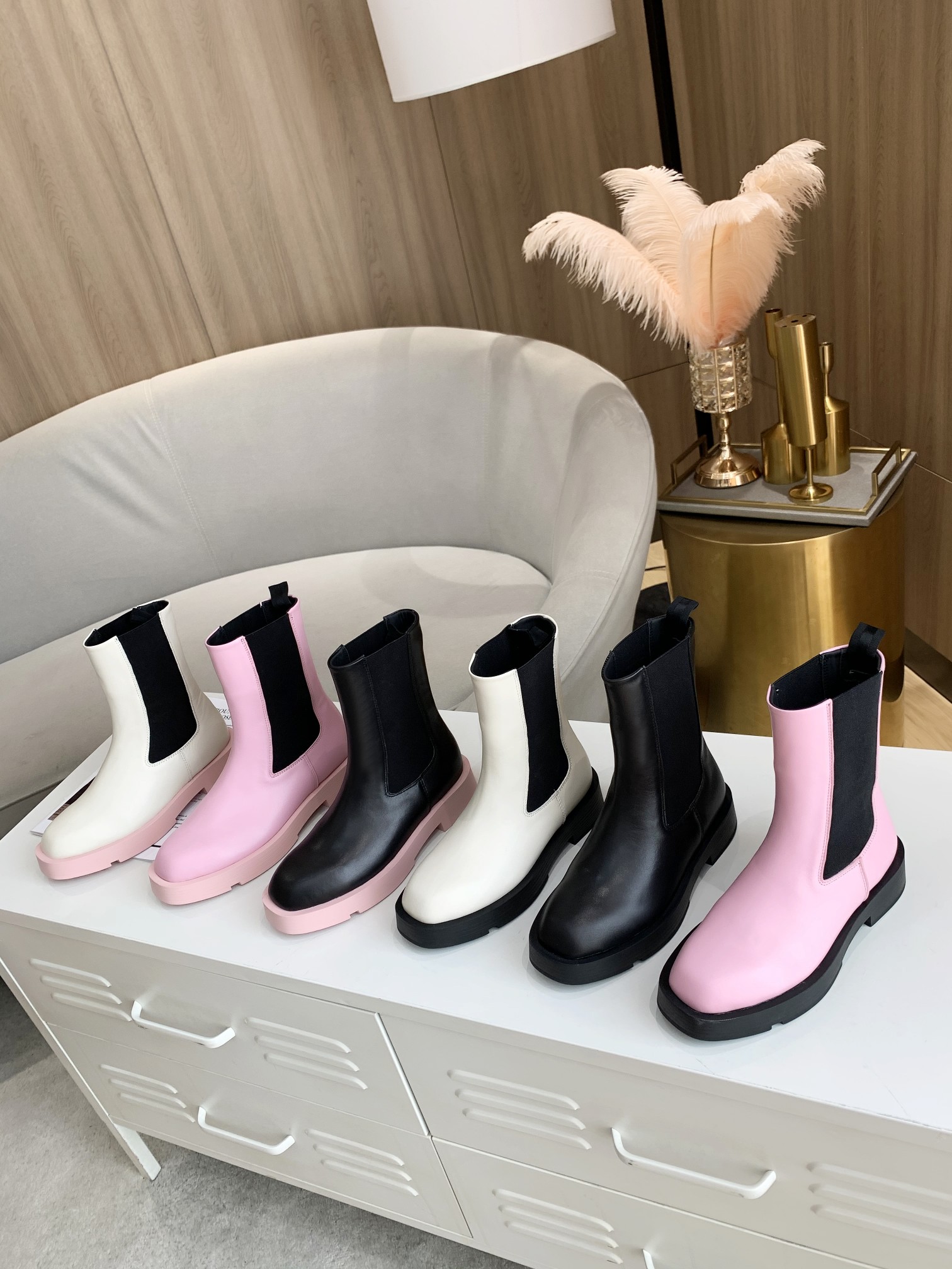 Givenchy Boots 21 - vstockx