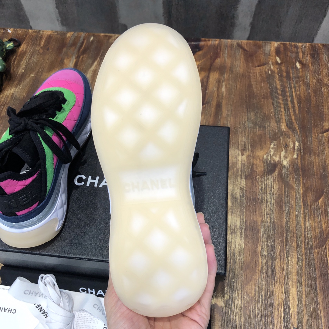 Chanel Fabric & Suede Calfskin Low Top Sneaker 7 - vstockx