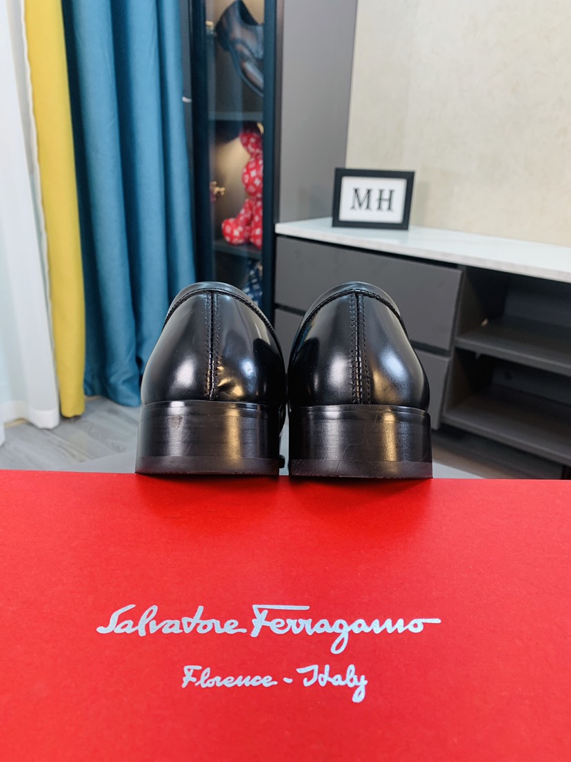 Salvatore Ferragamo Boots 39 - vstockx