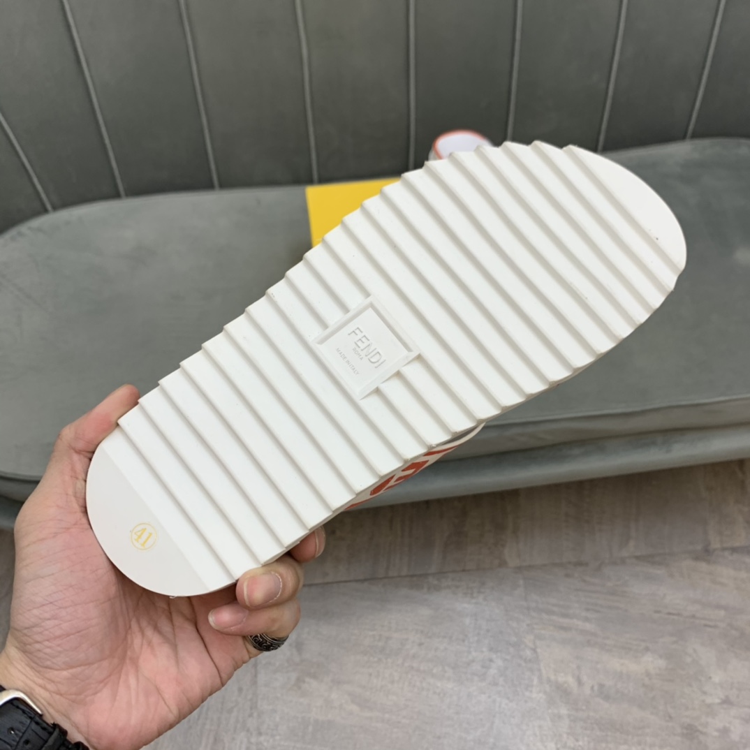 Fendi Slides 13 - vstockx