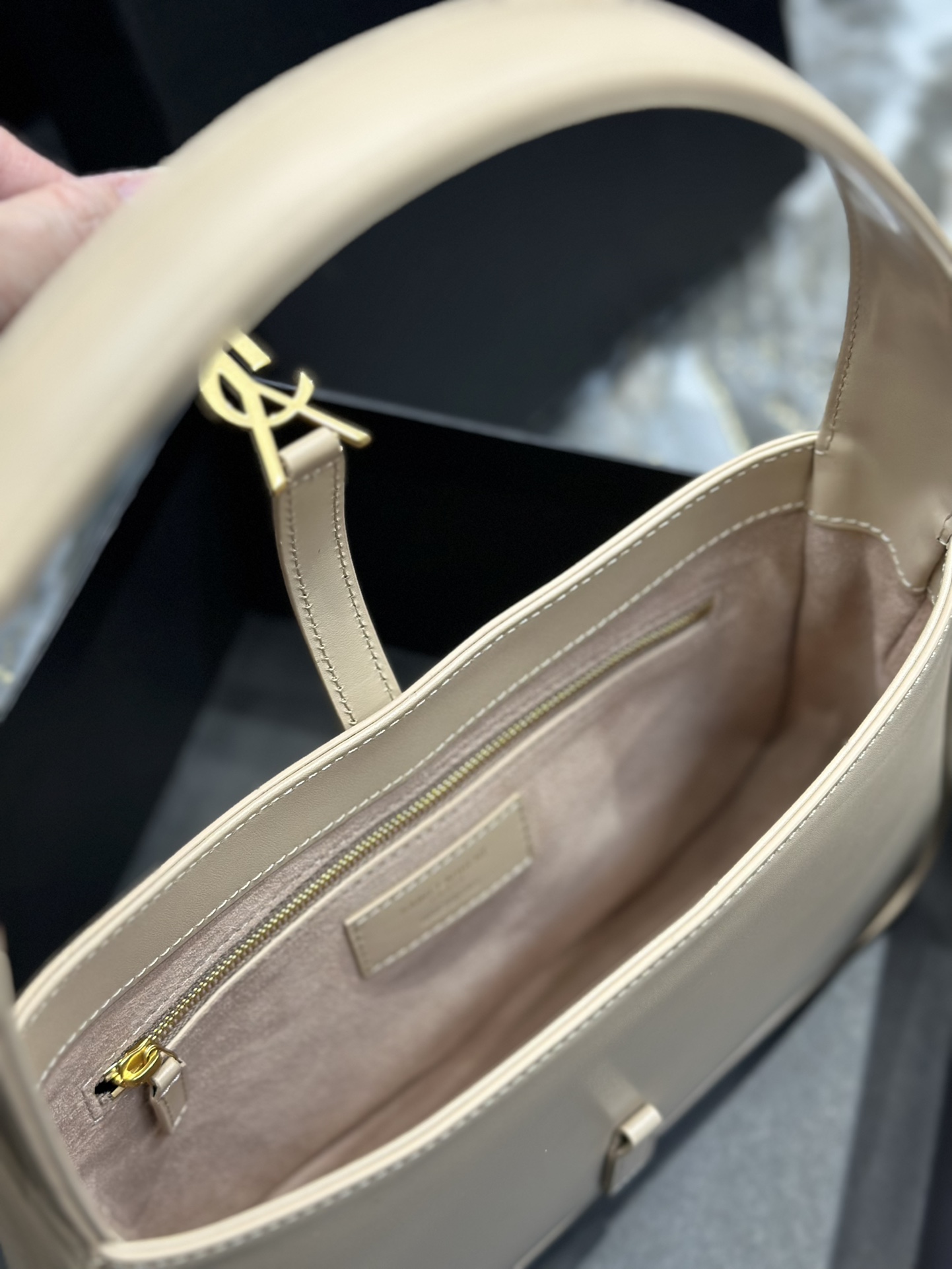 Handbags SAINT LAURENT 657228 size 25X14X6 cm - vstockx