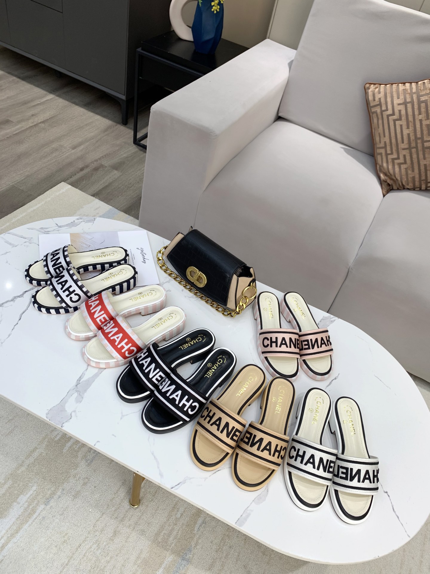Chanel Slides 19 - vstockx