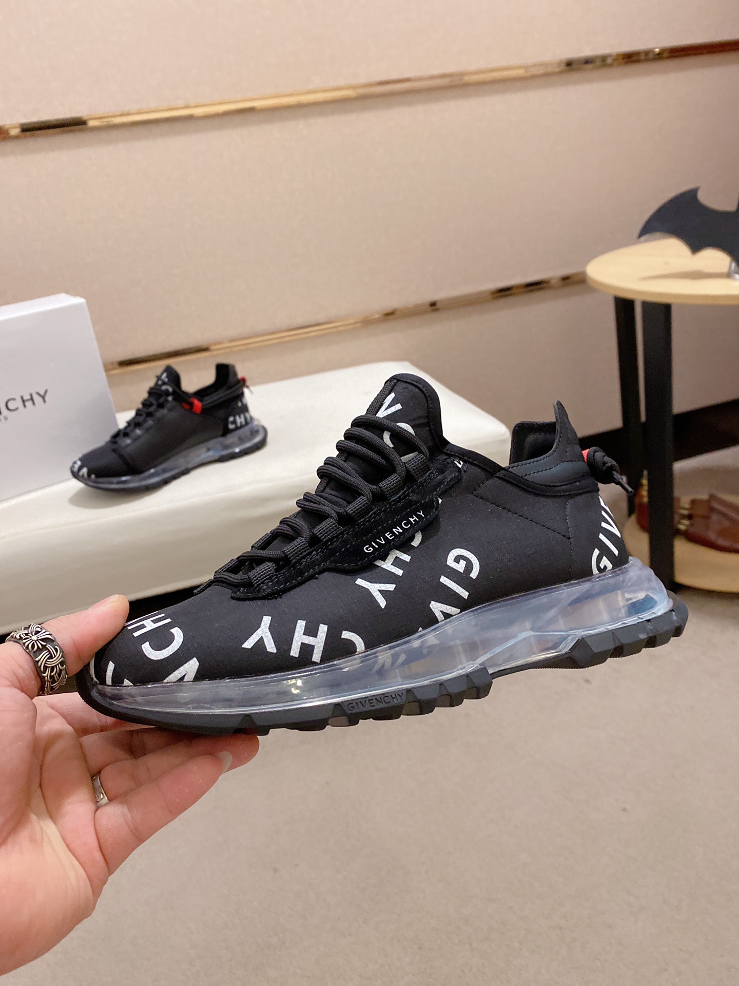 Givenchy Spectre Zip Sneakers 10 - vstockx