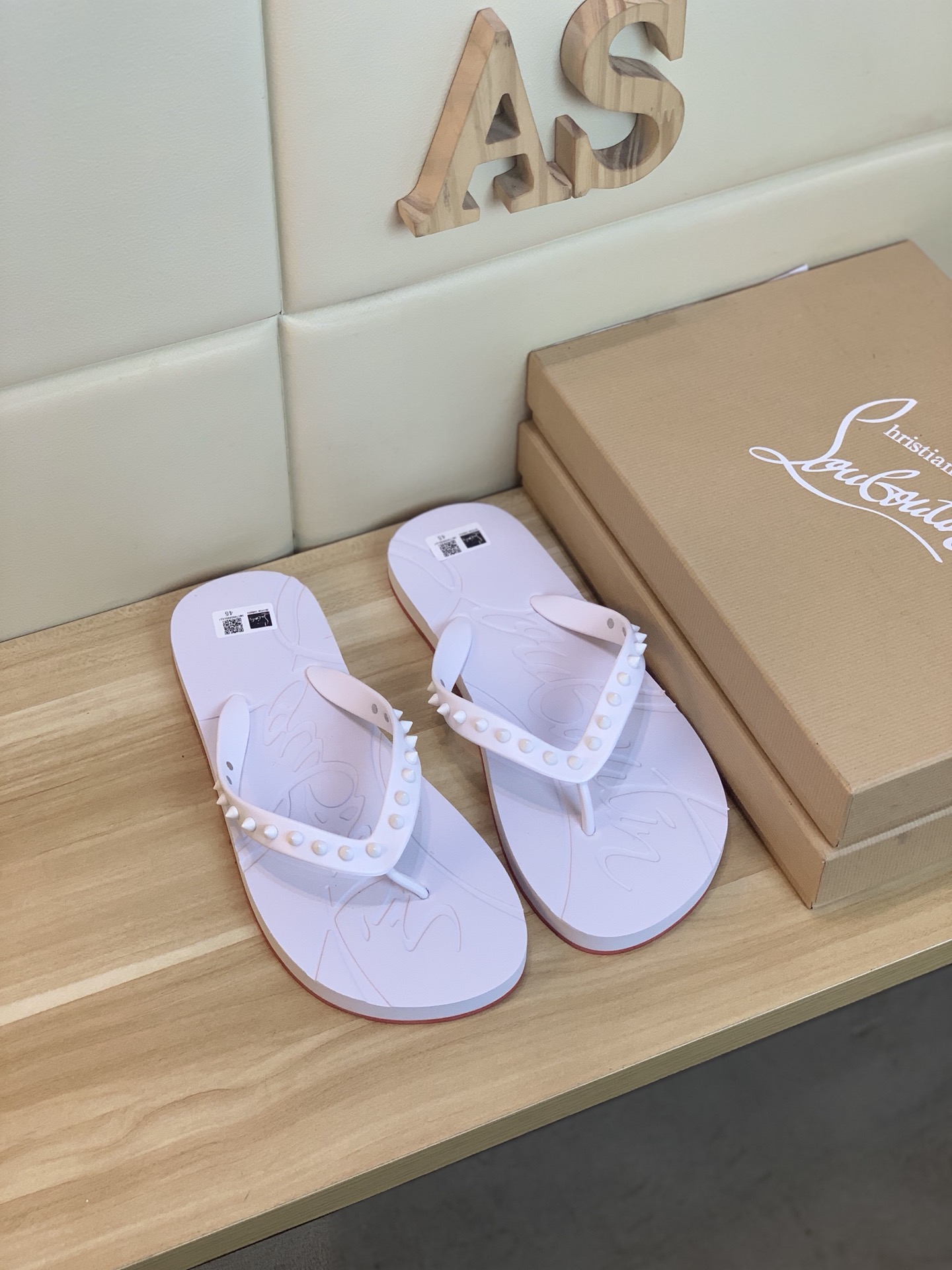 Christian Louboutin Loubi Flip Flat 3 - vstockx