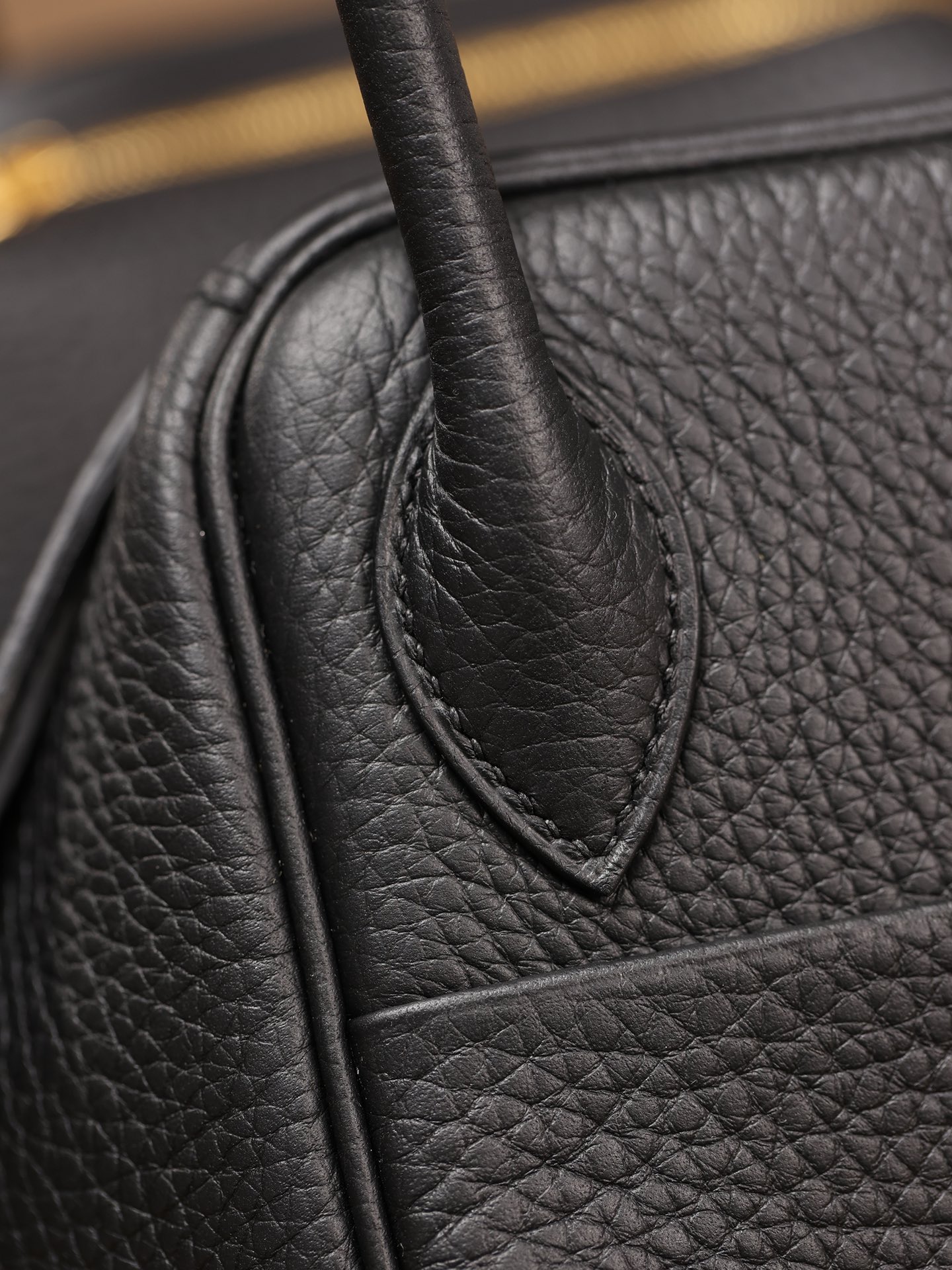 Handbags Hermes Lindy size:26x 18x14 cm - vstockx