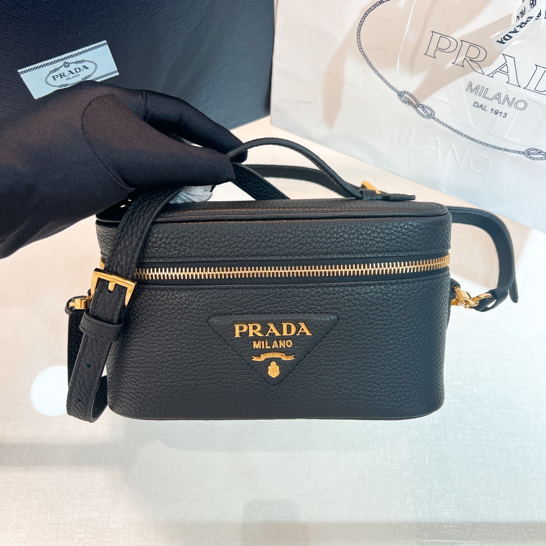 handbags prada 1BH202 18*11.5*7.5 - vstockx