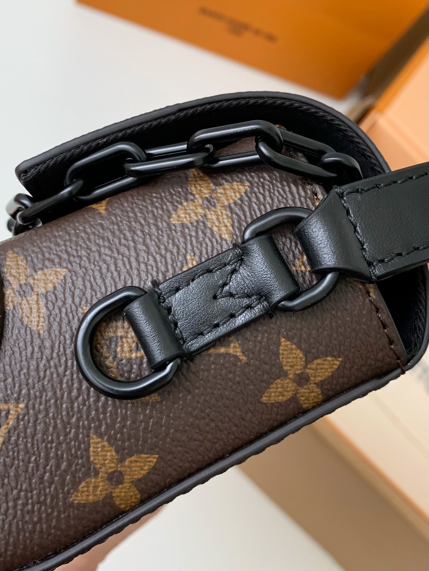 Handbags Louis Vuitton M82534 size:18*1*6.5 cm - vstockx