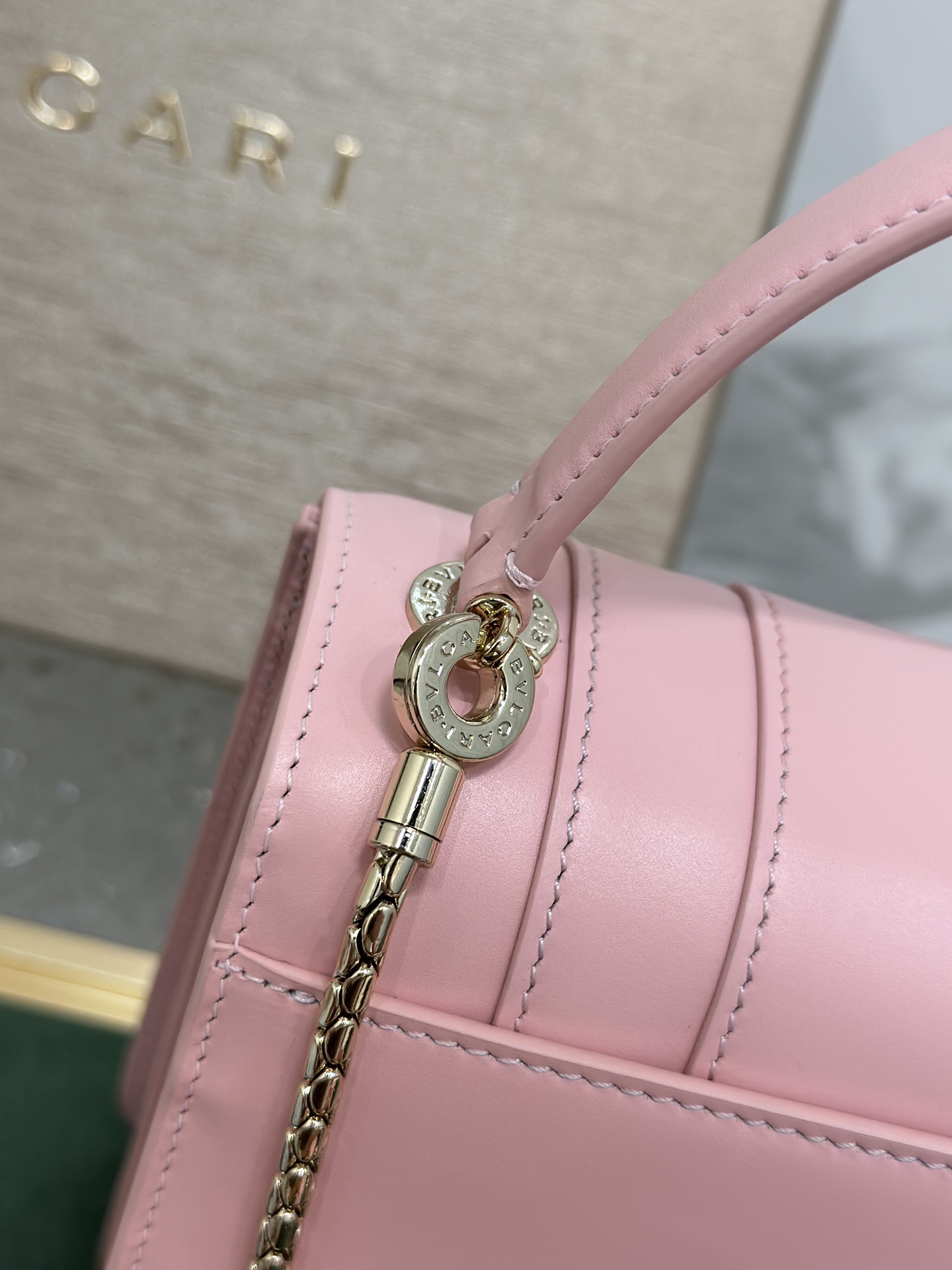 Handbags Bvlgari 38329 size:20*16*9 cm - vstockx